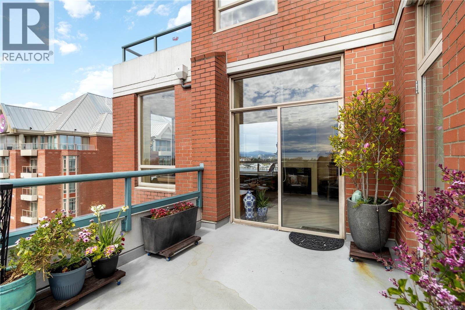 1000 630 Montreal Street, Victoria