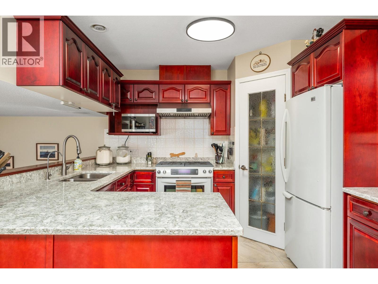 867 Mt. Grady Place, Vernon