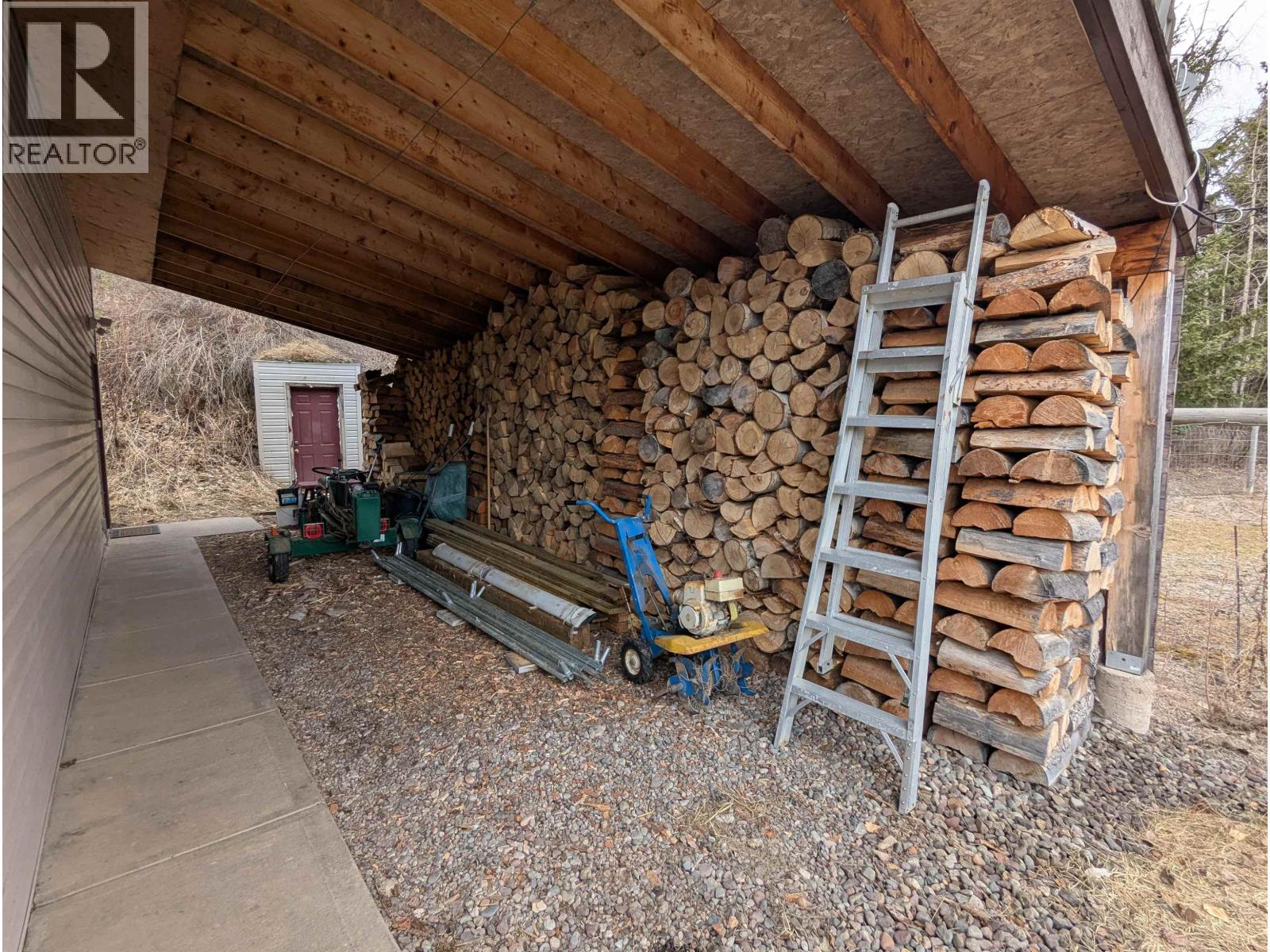 8516 BLUFF Road, Telkwa