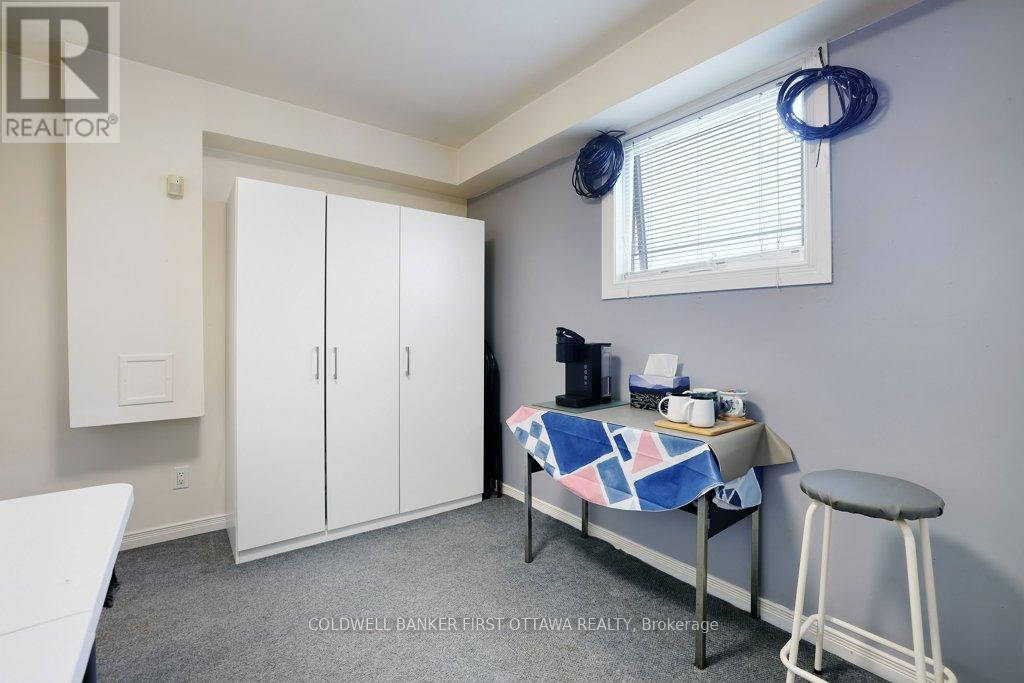 1181 HOLBROOK ROAD - 18