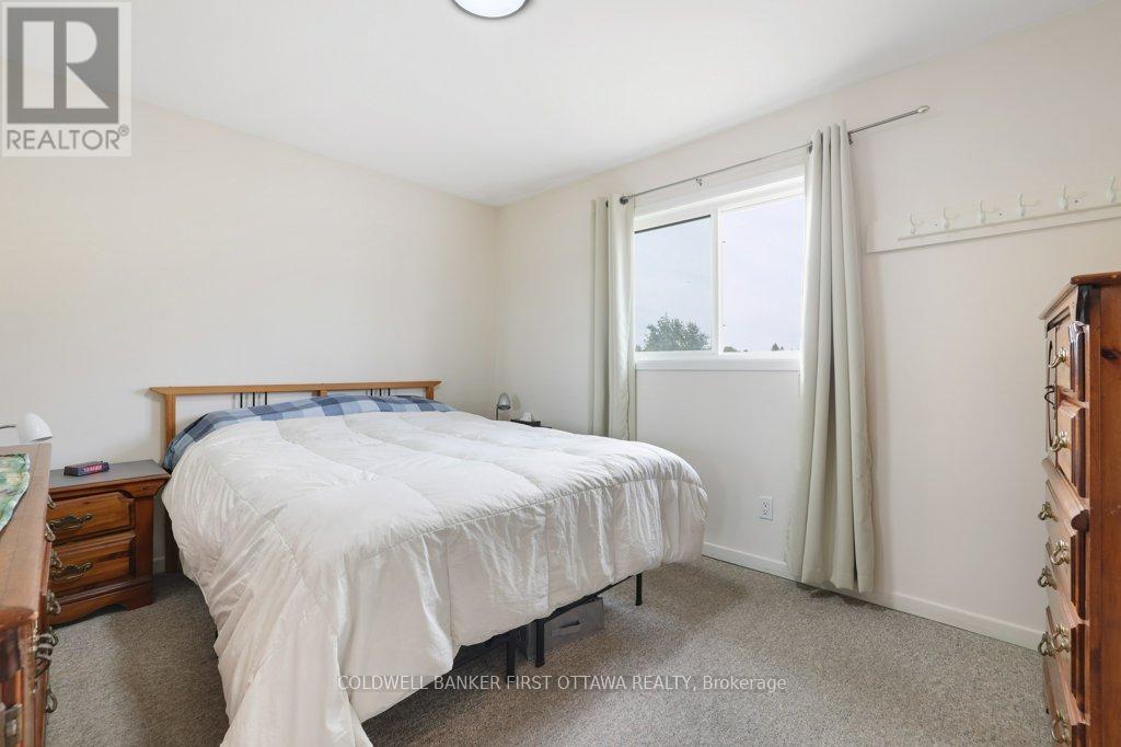 1181 HOLBROOK ROAD - 14