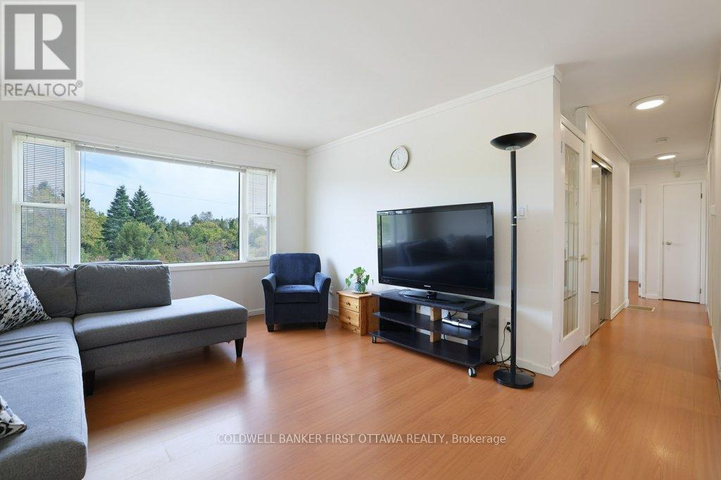 1181 HOLBROOK ROAD - 3