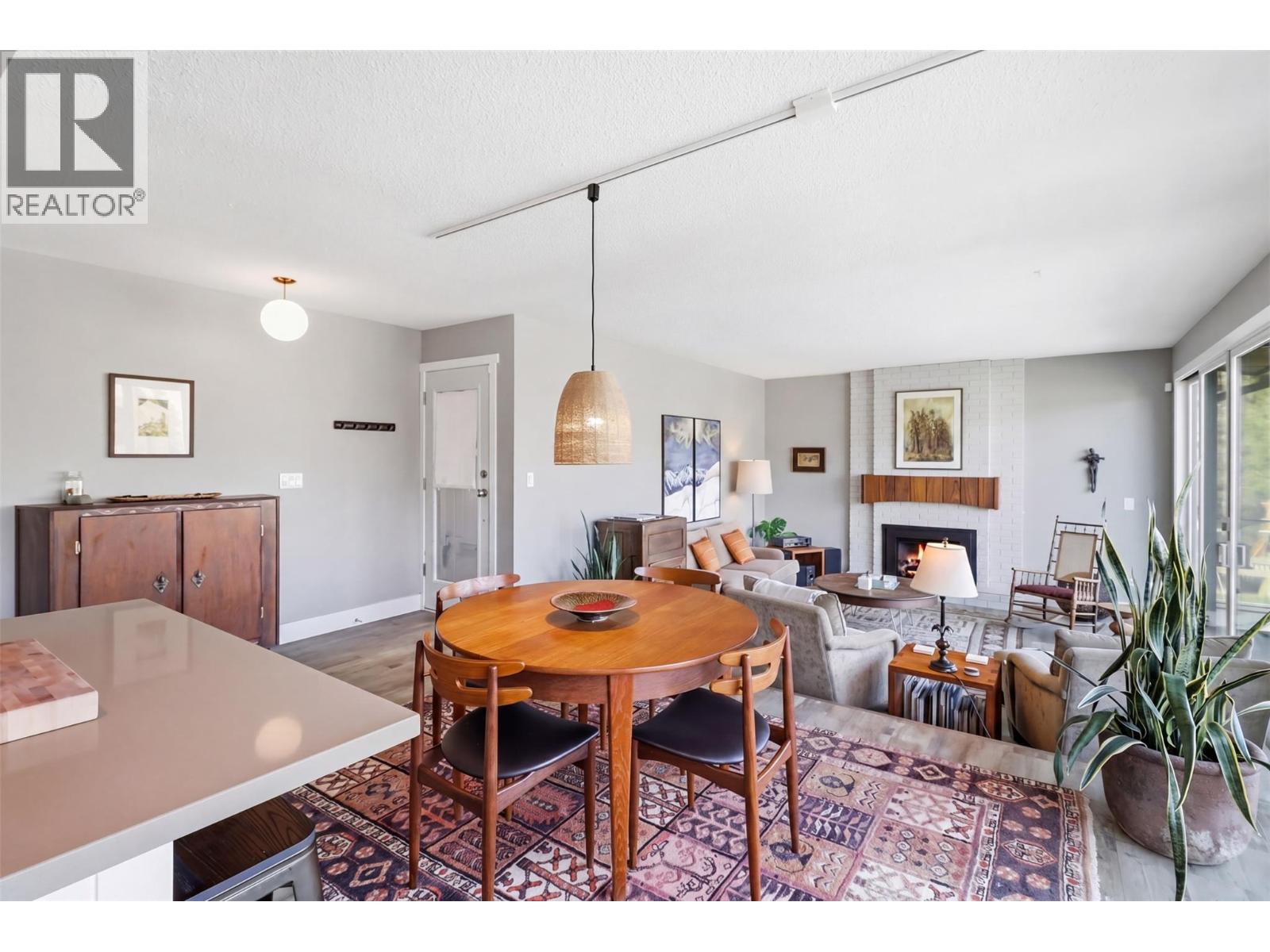 2266 OMINECA DRIVE - 15