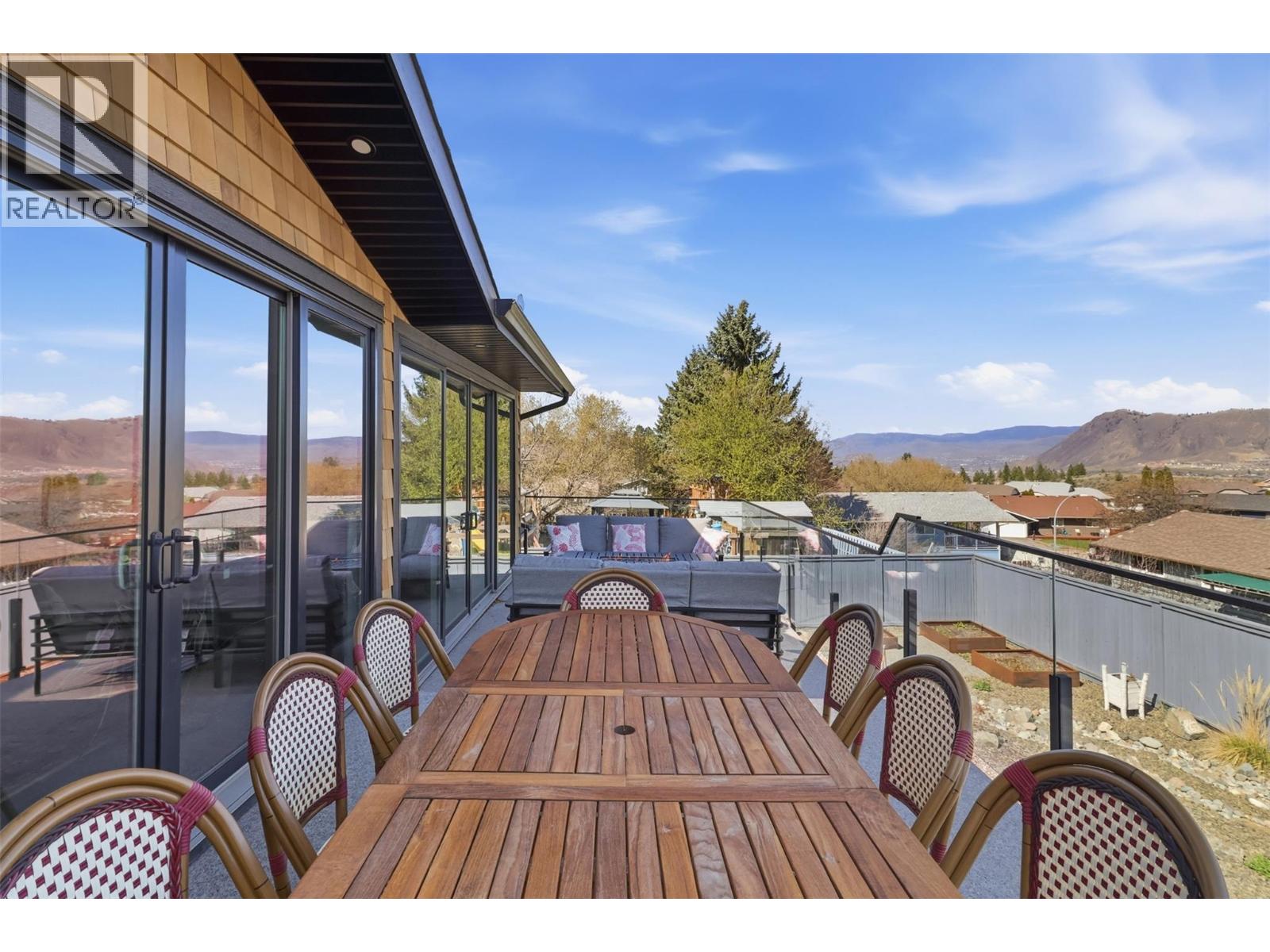 2266 OMINECA DRIVE - 29