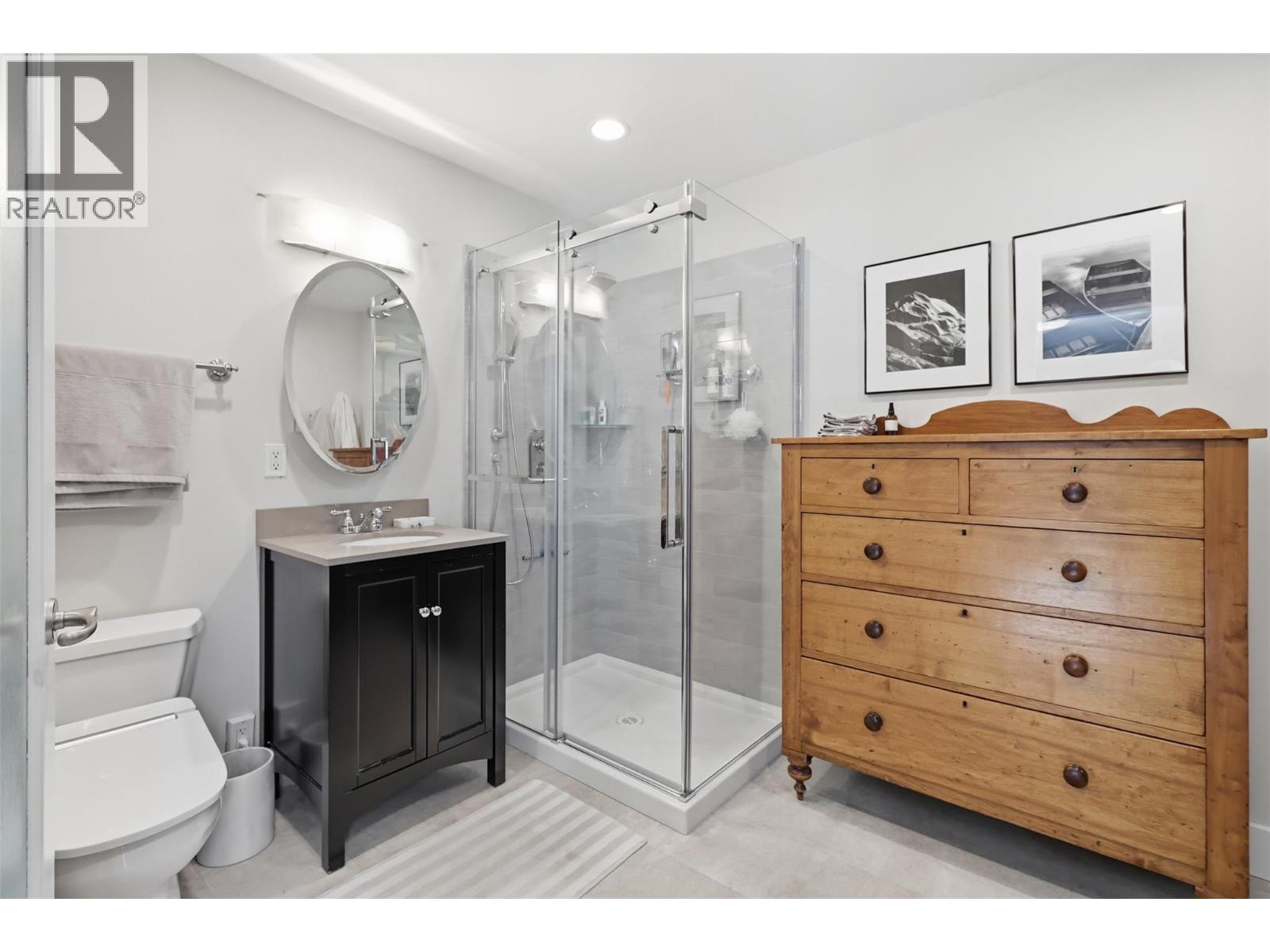 2266 Omineca Drive - 34