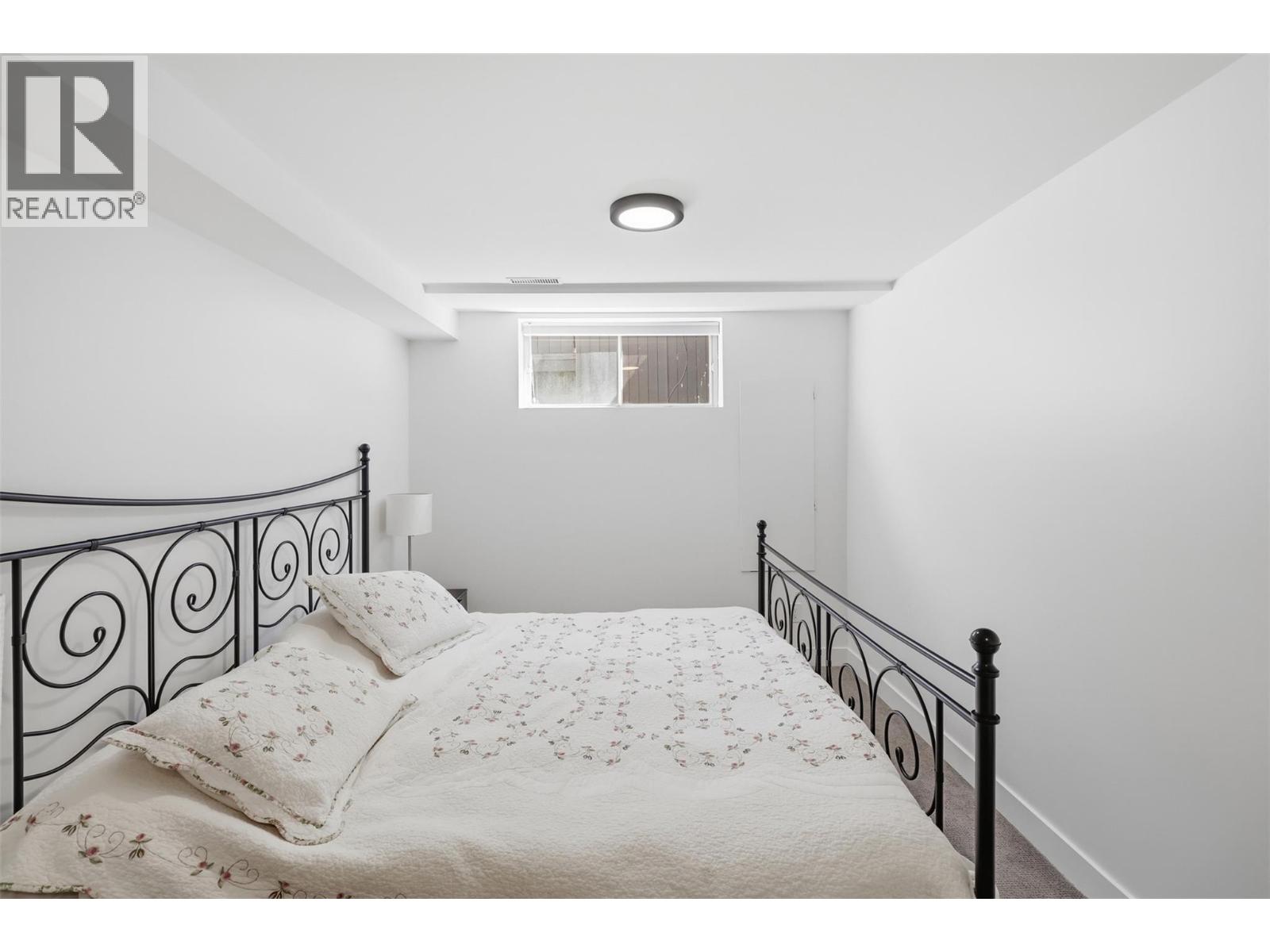 2266 Omineca Drive - 50
