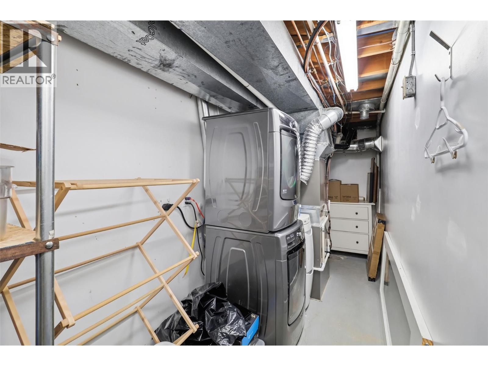 2266 Omineca Drive - 52