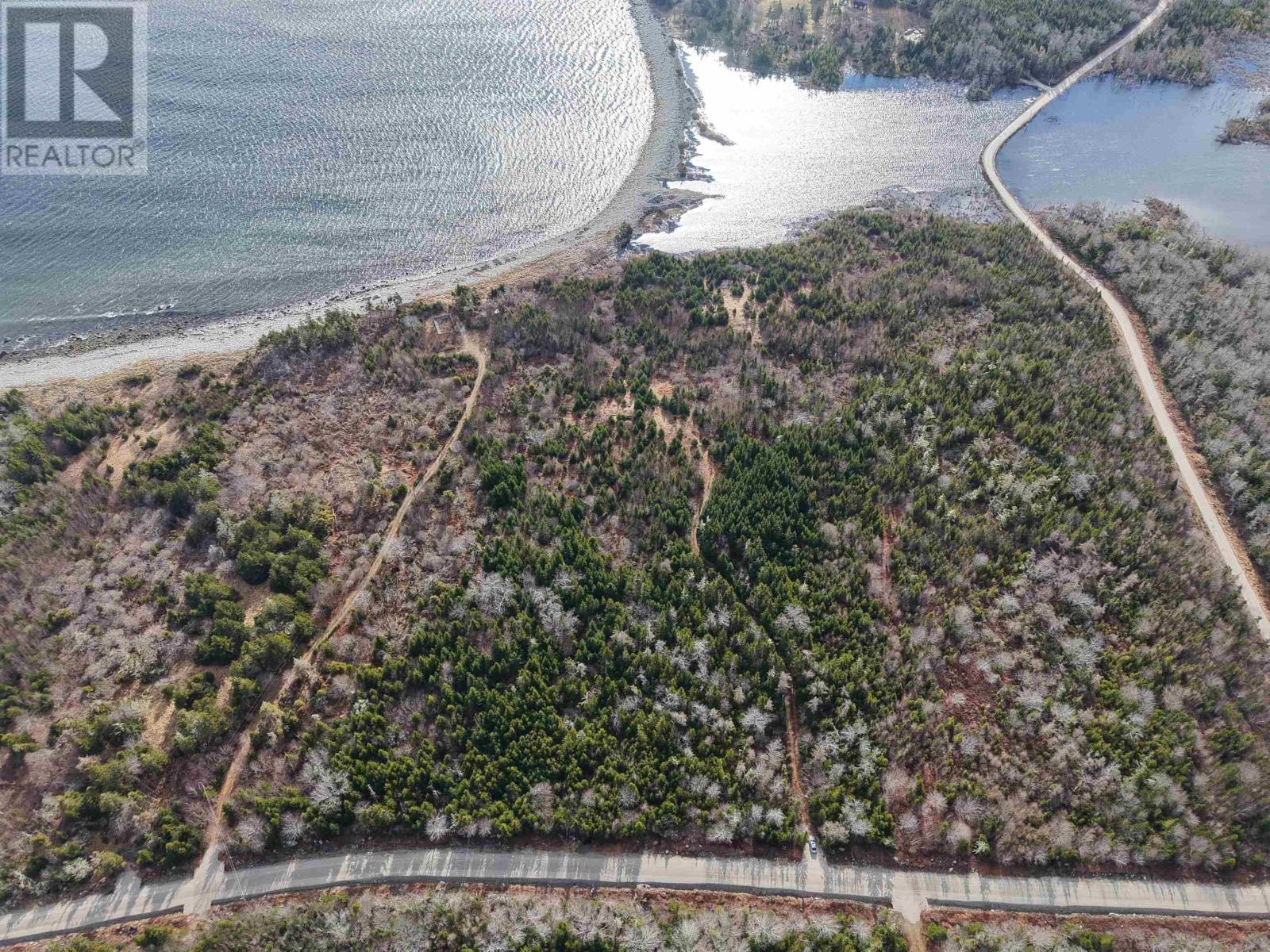 Property 9 of 18 of round bay road