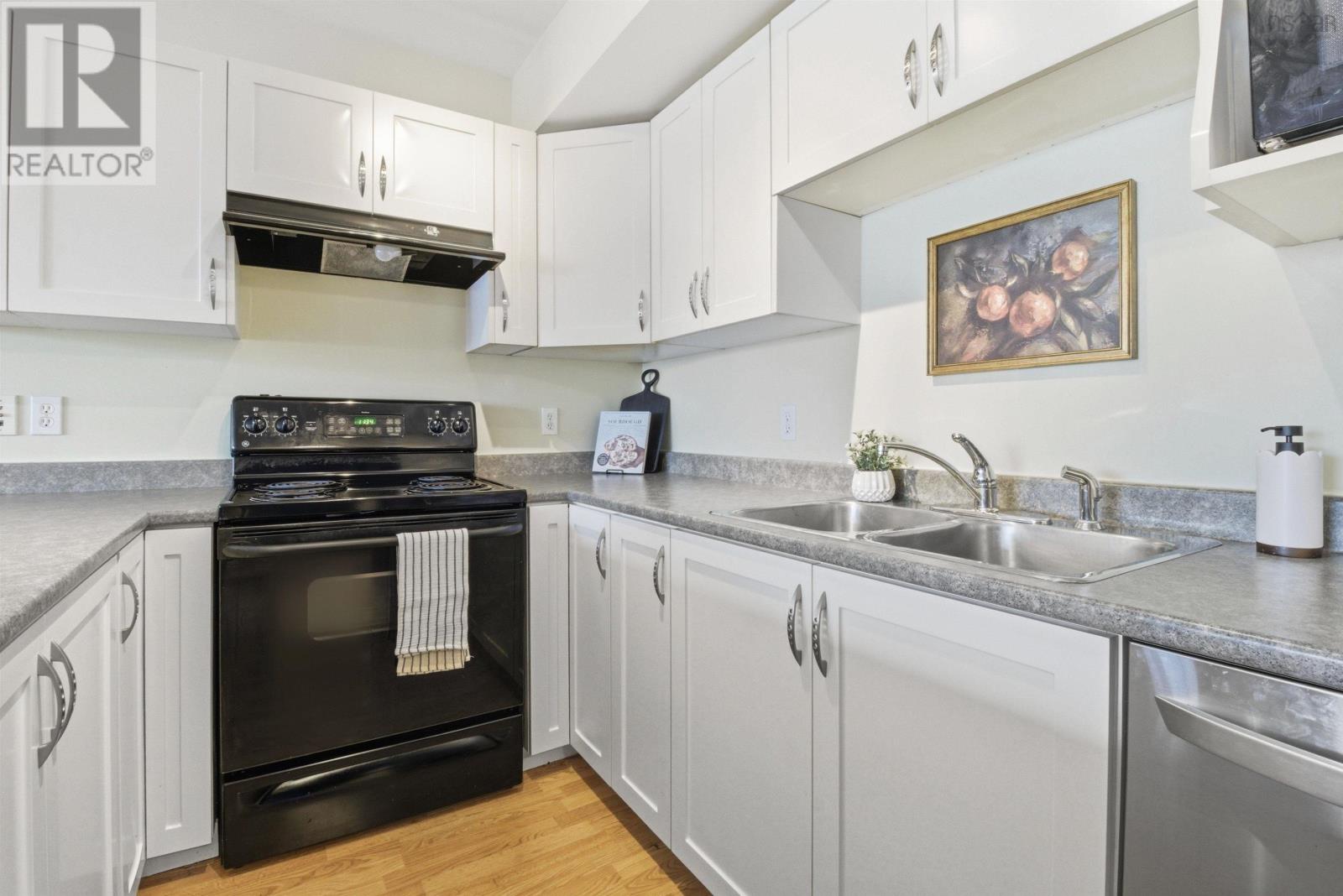 Property 13 of 38 of 406 162 Ochterloney Street