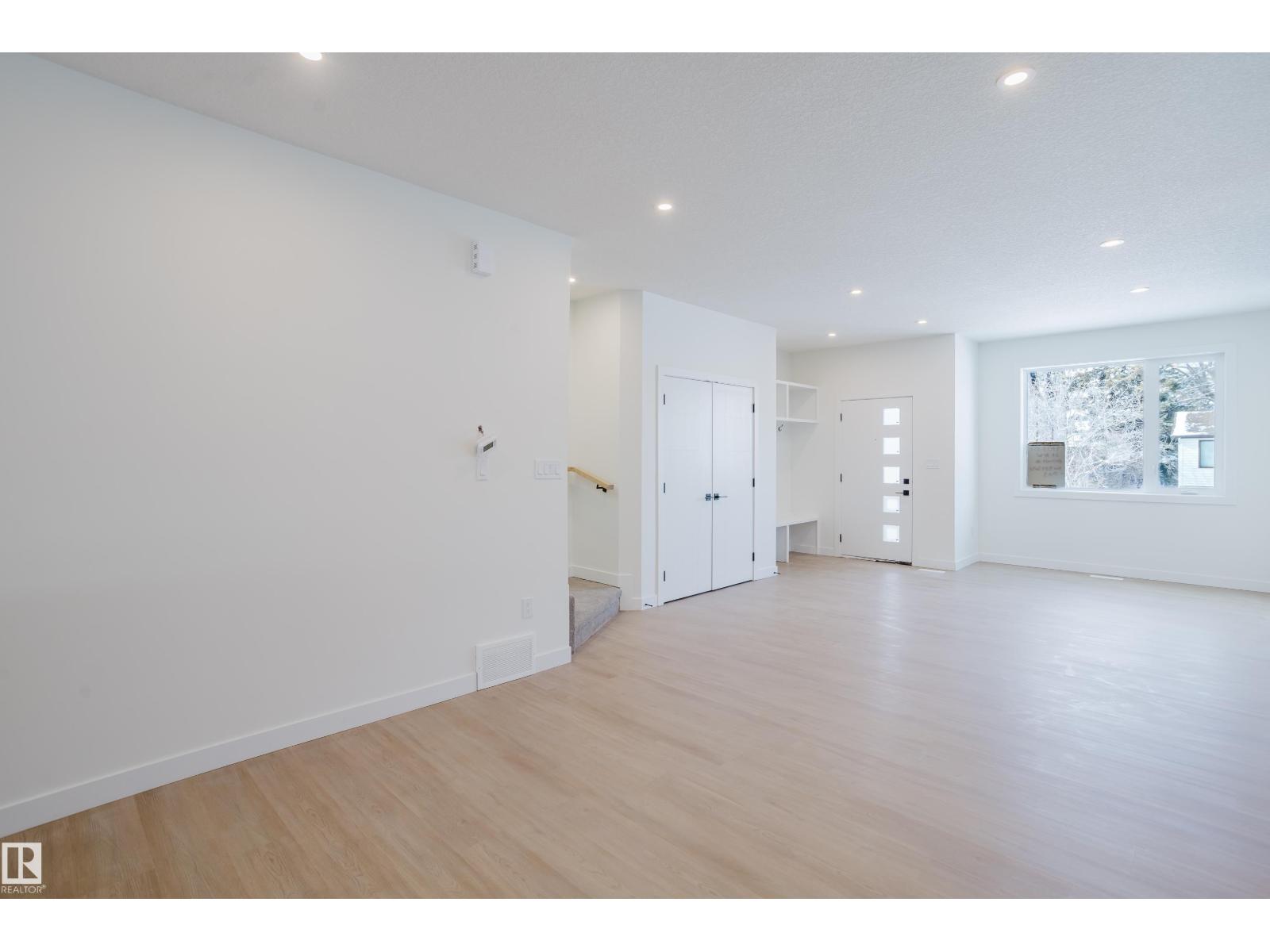 9707 157 ST NW NW - 16