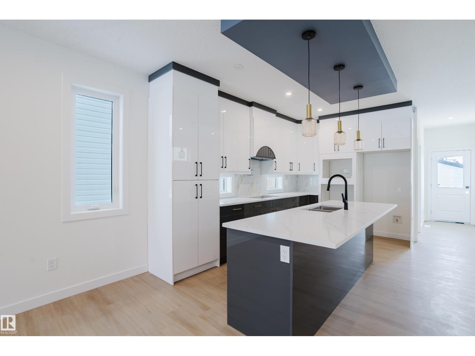9707 157 ST NW NW - 17
