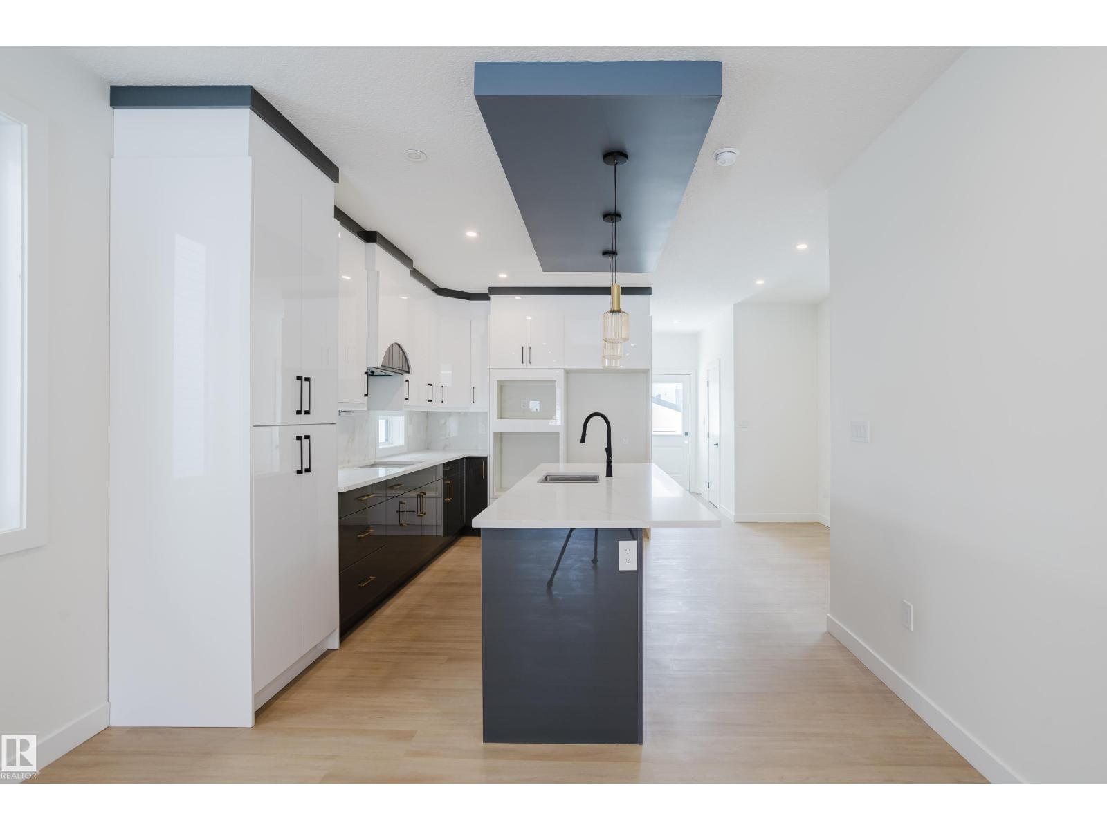 9707 157 ST NW NW - 18