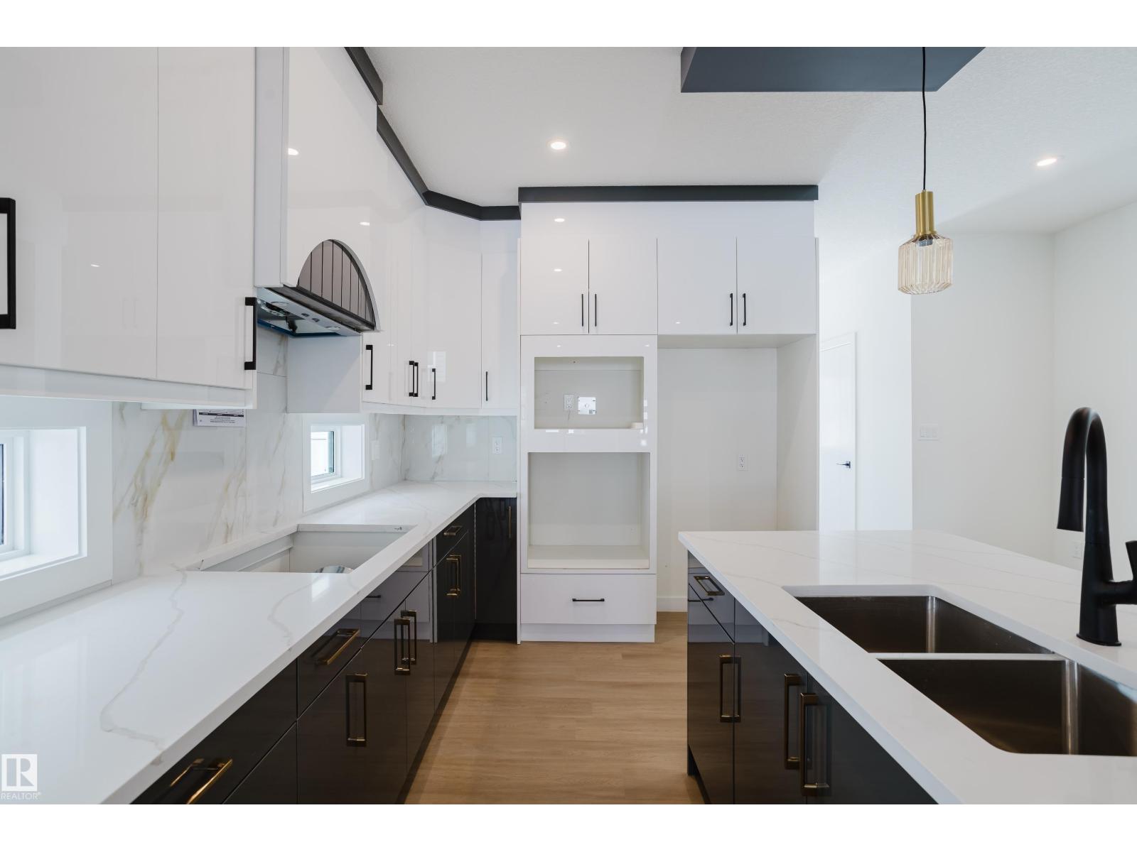 9707 157 ST NW NW - 20
