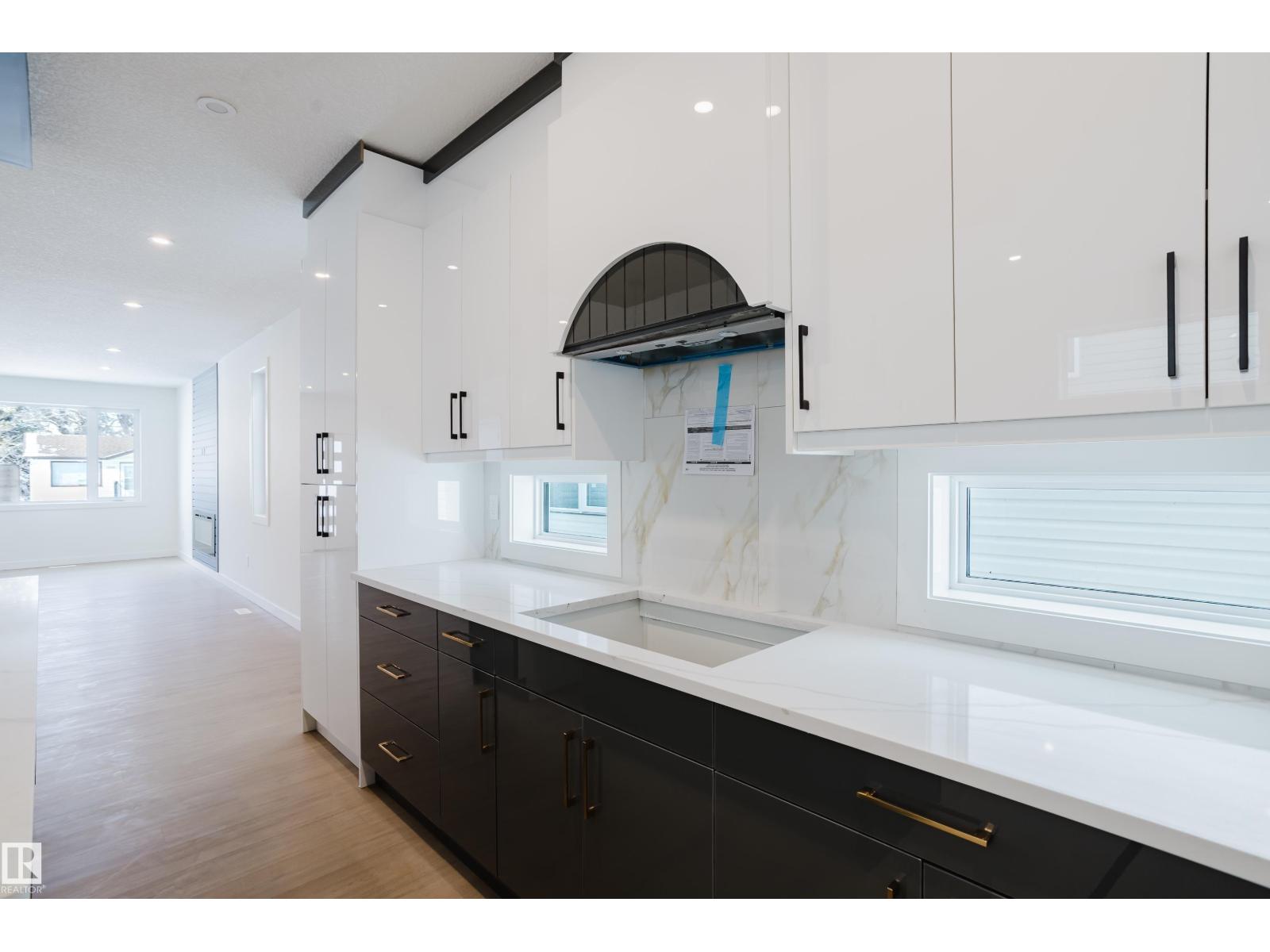 9707 157 ST NW NW - 23