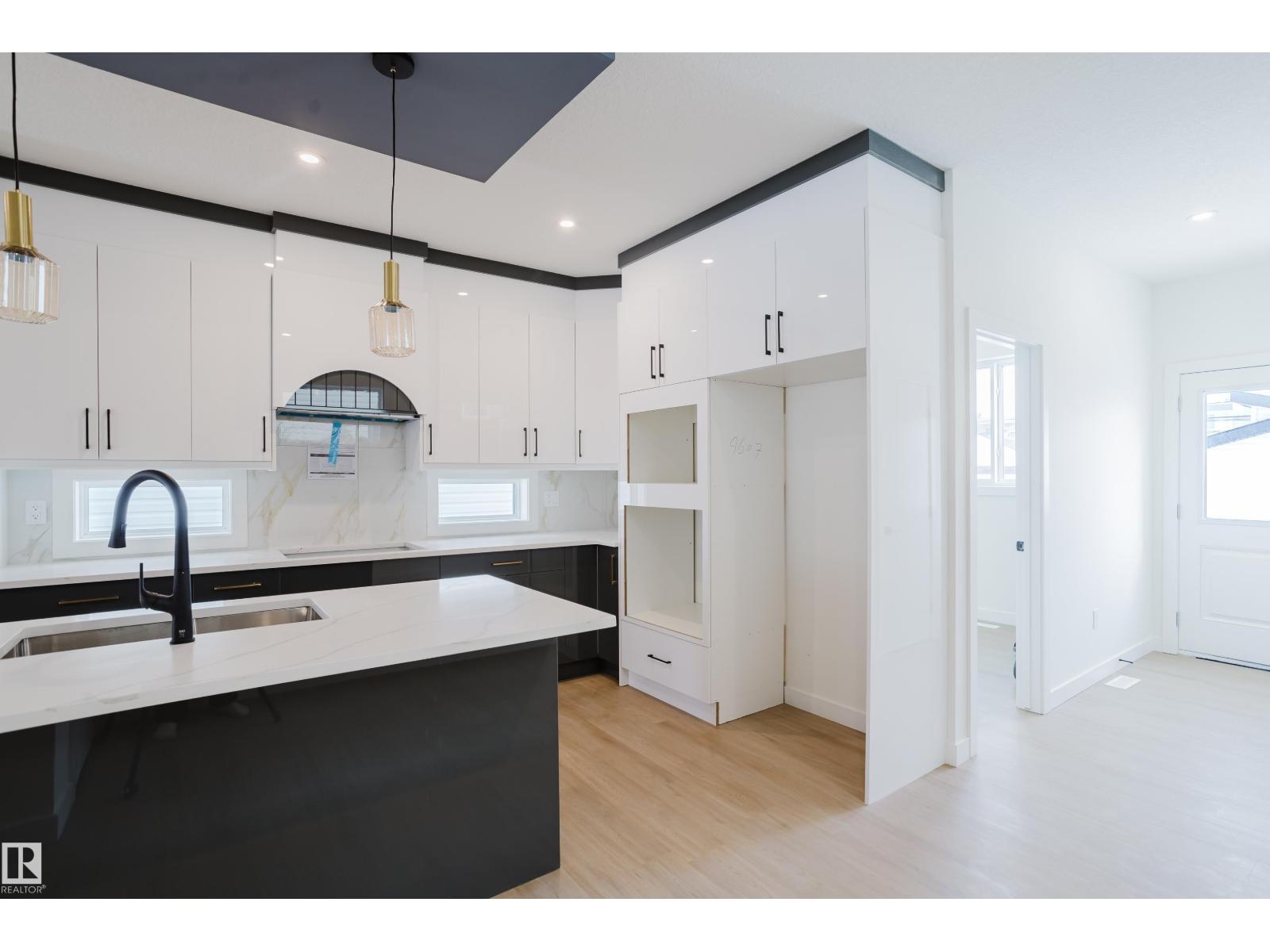 9707 157 ST NW NW - 26