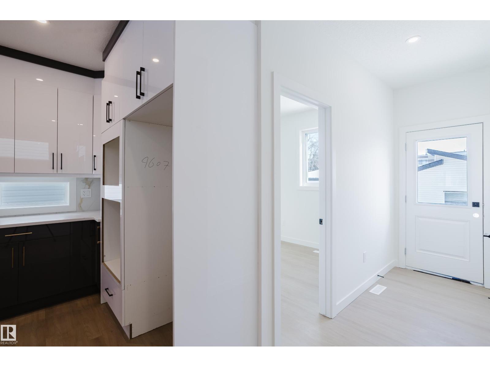 9707 157 ST NW NW - 27