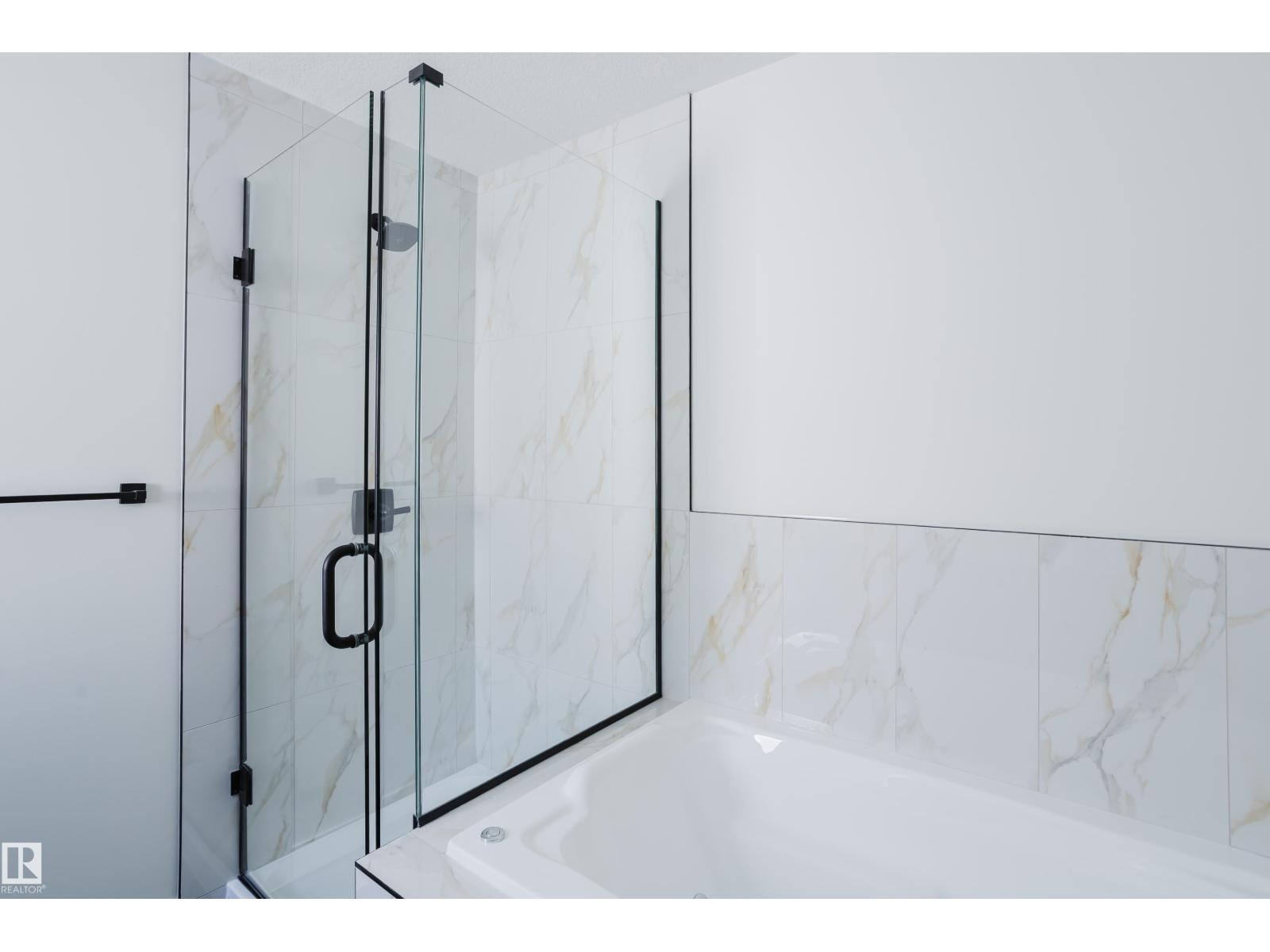9707 157 ST NW NW - 40