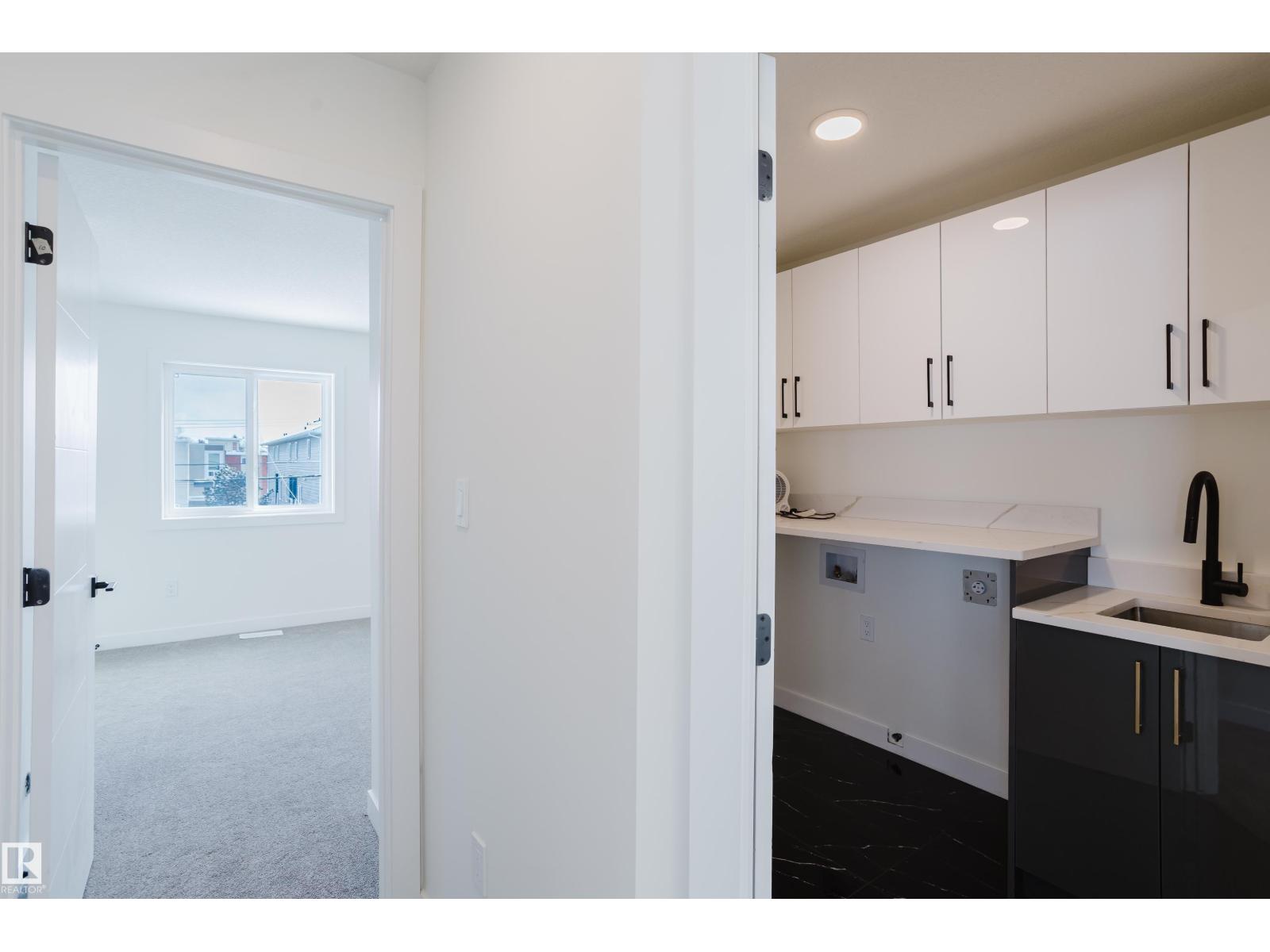 9707 157 ST NW NW - 44