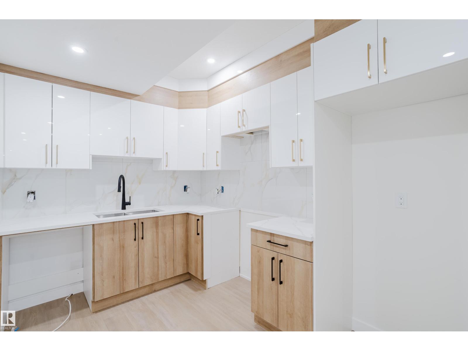 9707 157 ST NW NW - 58