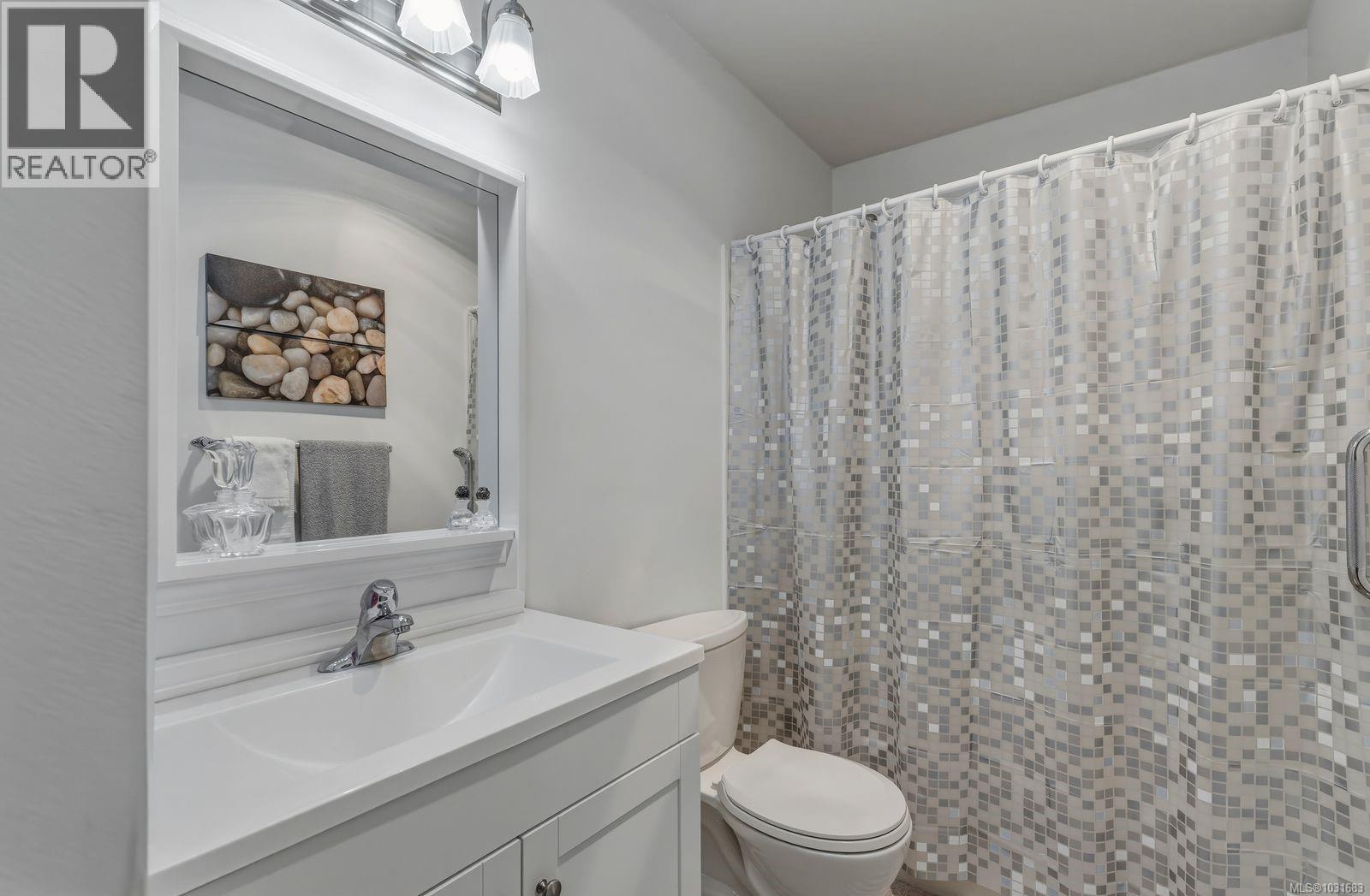 #14 111 MCKINSTRY RD - 33