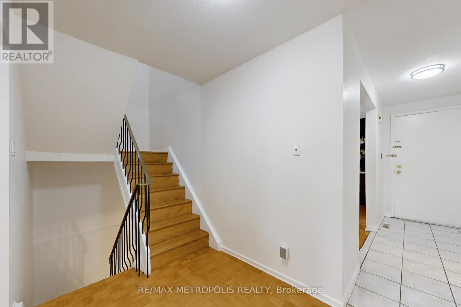 #25 1021 MIDLAND AVENUE - 19