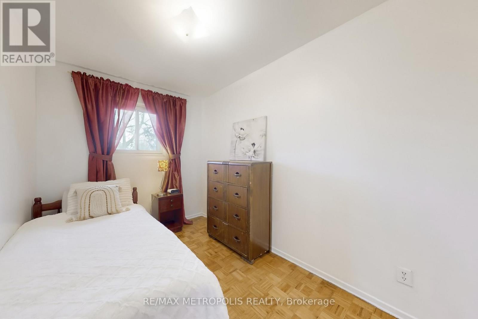 #25 1021 MIDLAND AVENUE - 24