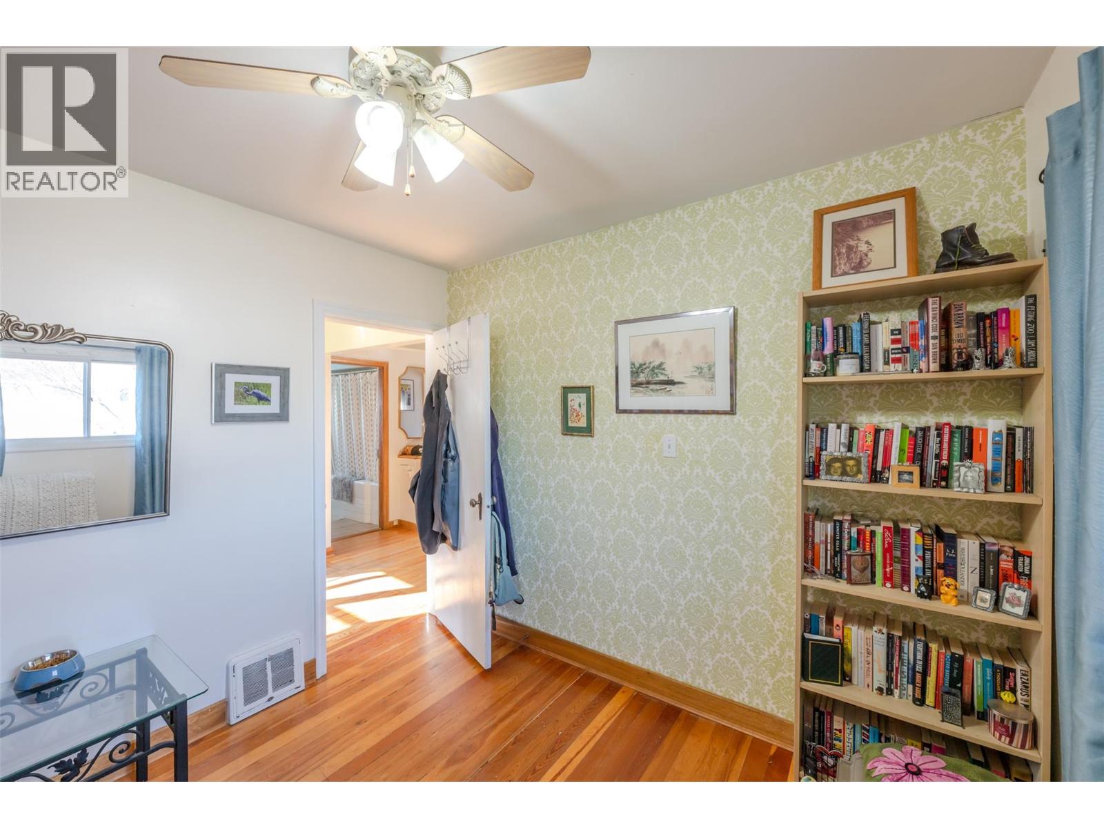  424 Penticton Avenue, Penticton