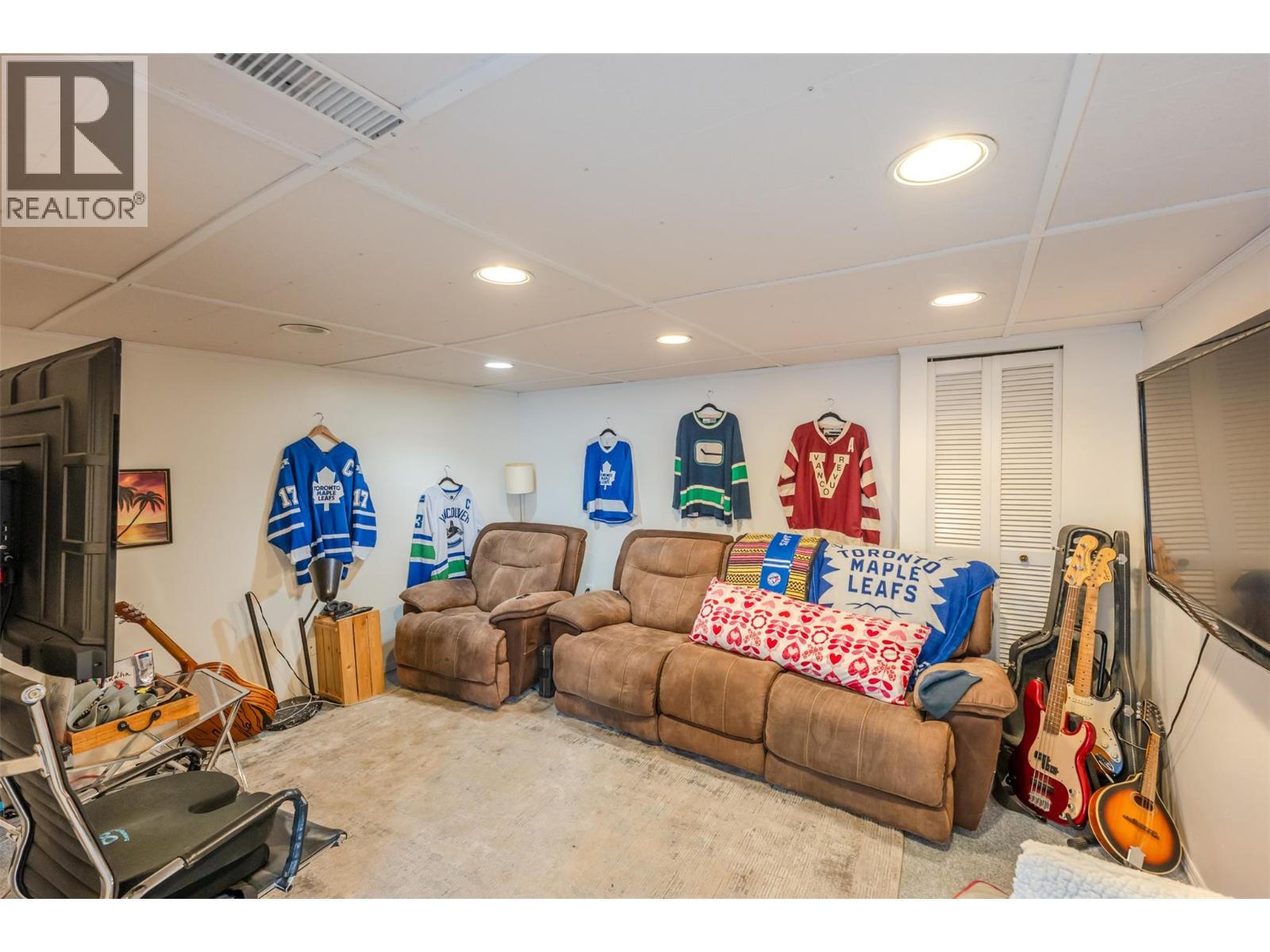  424 Penticton Avenue, Penticton