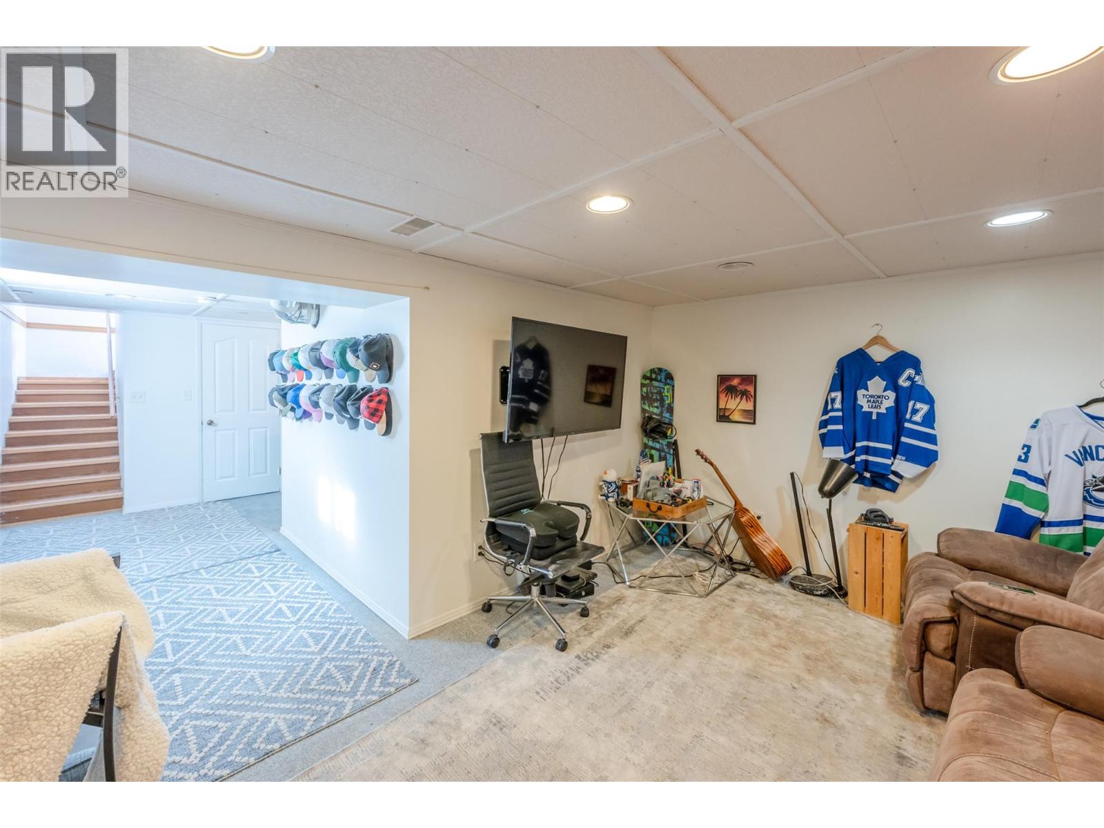  424 Penticton Avenue, Penticton