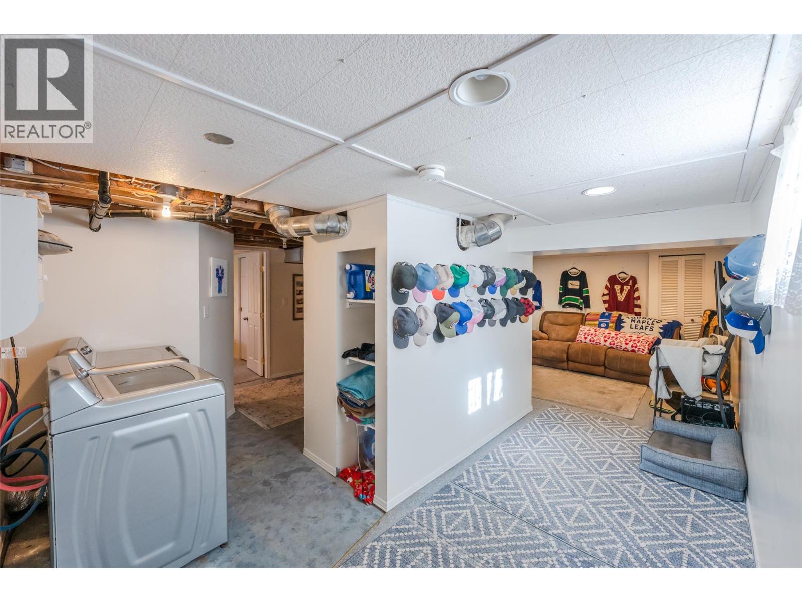  424 Penticton Avenue, Penticton