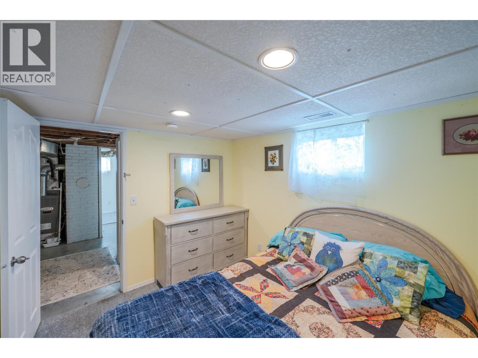  424 Penticton Avenue, Penticton