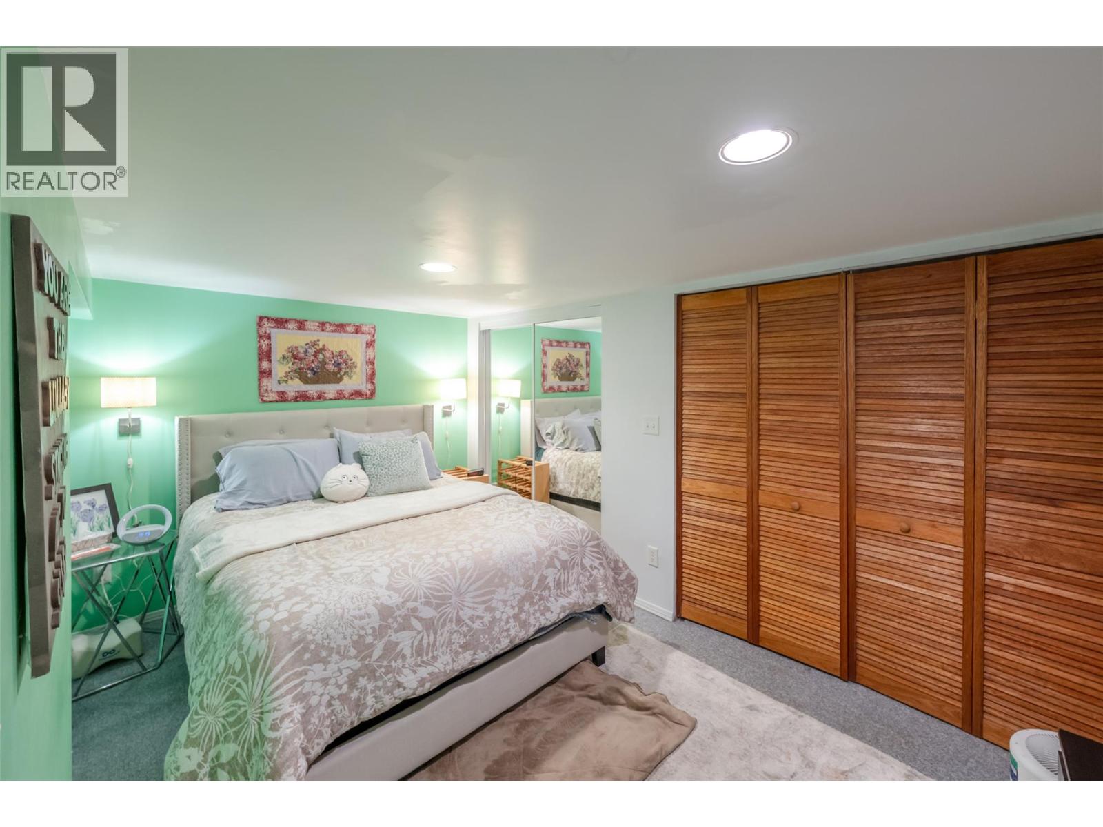  424 Penticton Avenue, Penticton