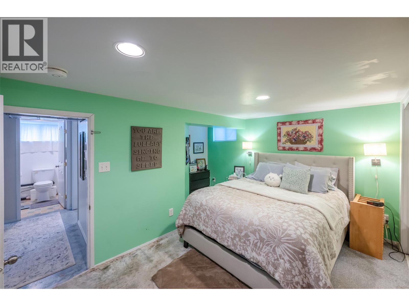  424 Penticton Avenue, Penticton