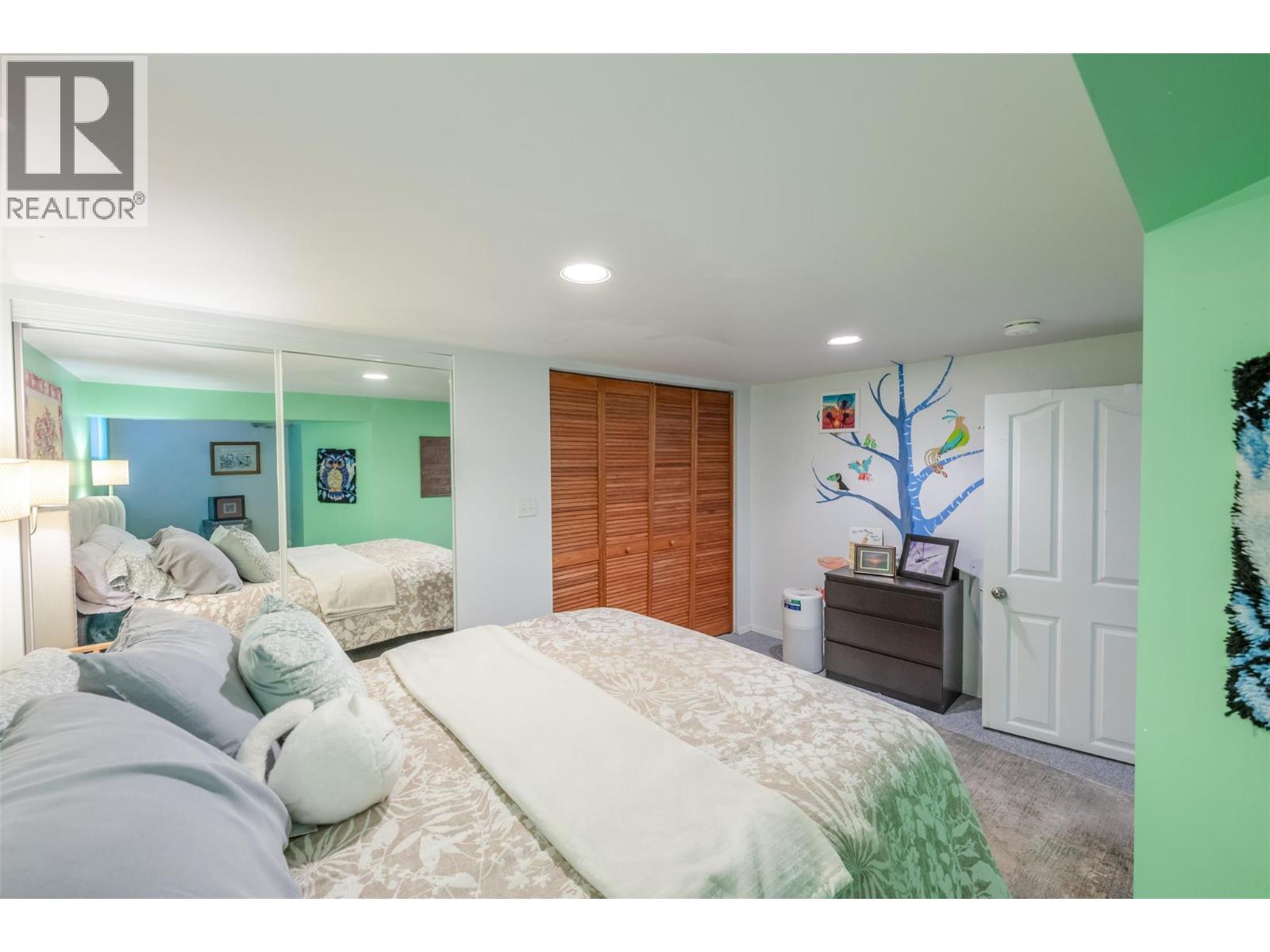  424 Penticton Avenue, Penticton