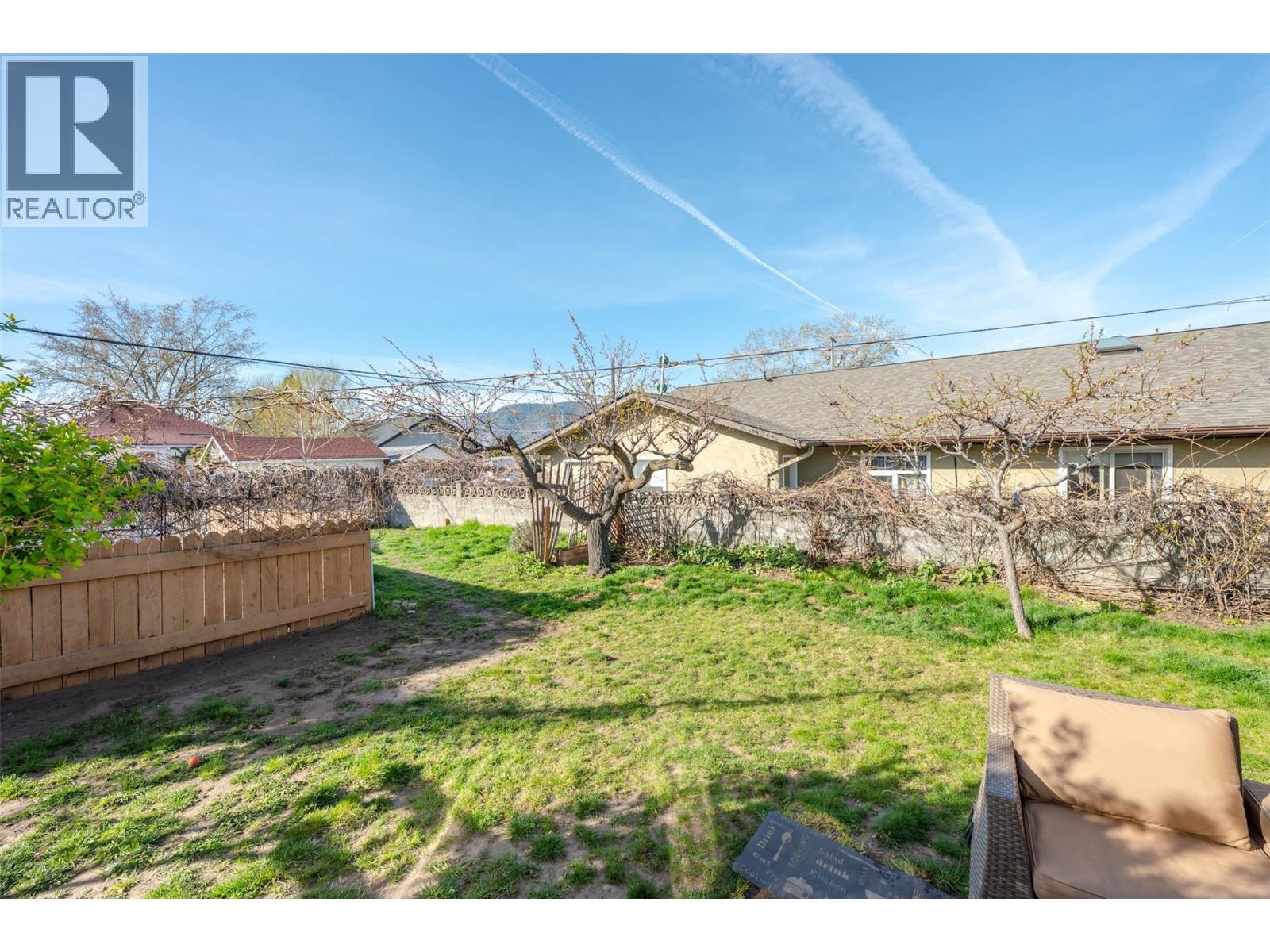  424 Penticton Avenue, Penticton