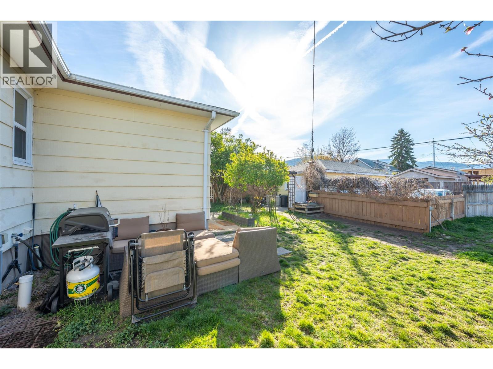  424 Penticton Avenue, Penticton