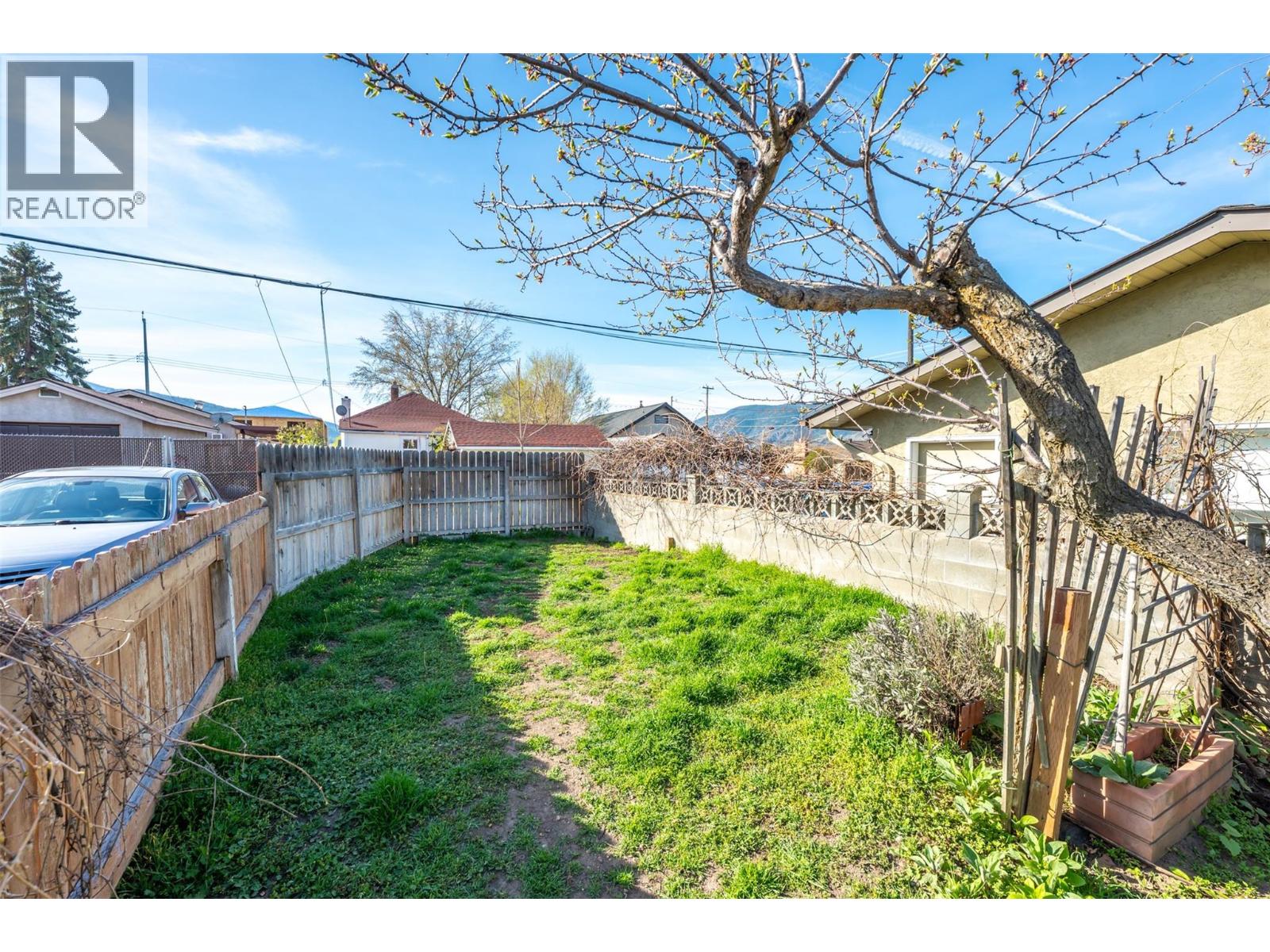  424 Penticton Avenue, Penticton