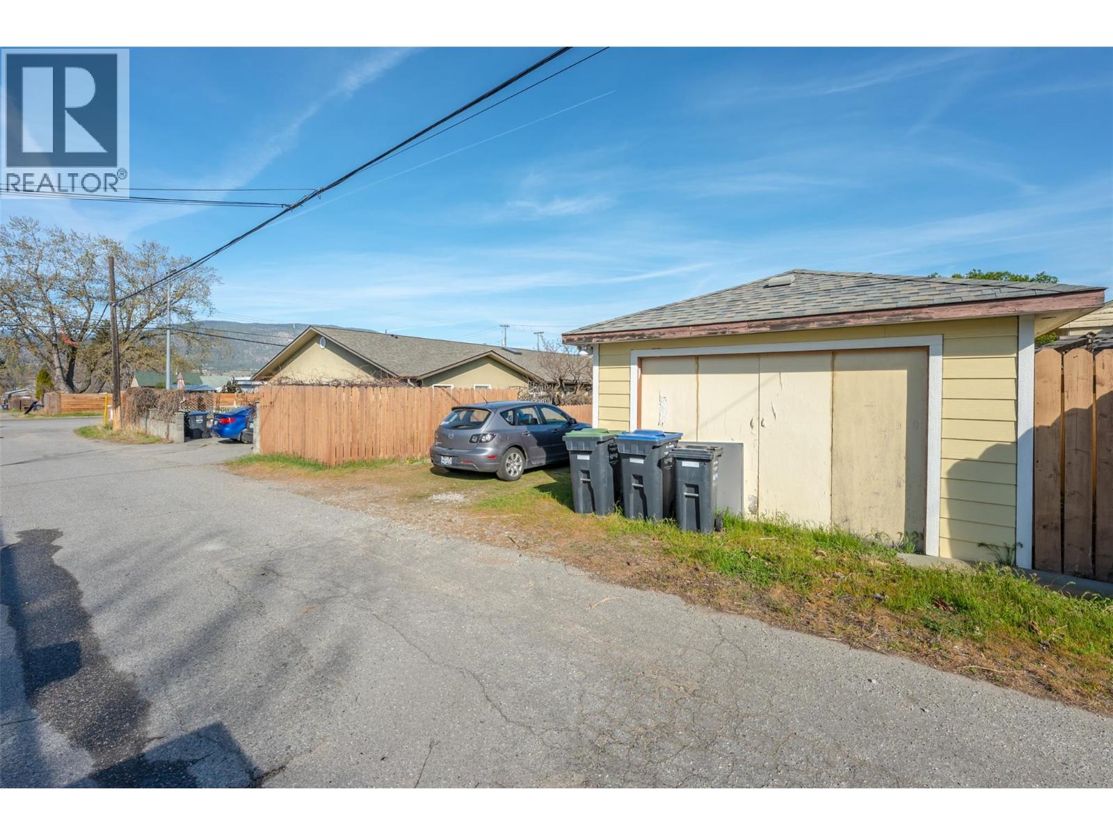 424 Penticton Avenue, Penticton