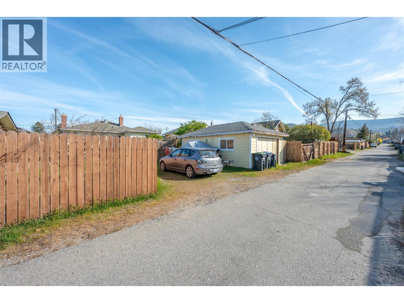  424 Penticton Avenue, Penticton