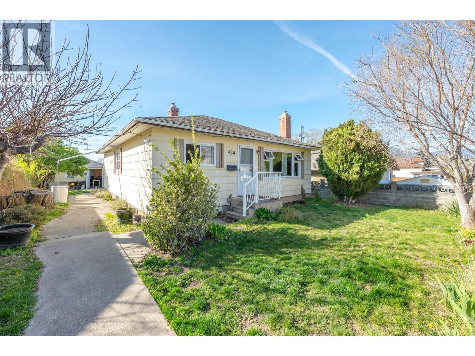  424 Penticton Avenue, Penticton