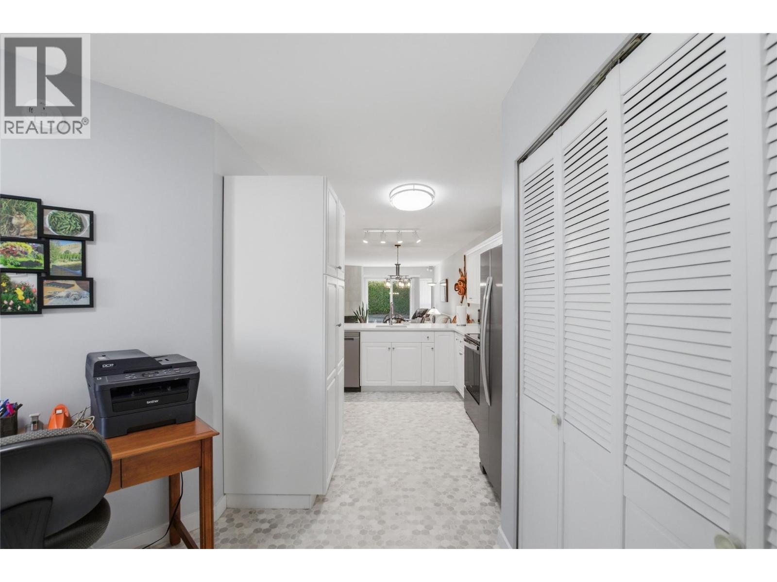 #2 807 RAILWAY AVENUE - 18