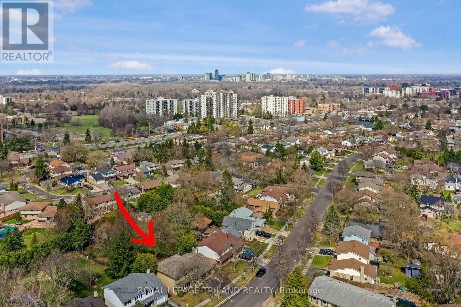 392 VILLAGE GREEN AVENUE Property Photo