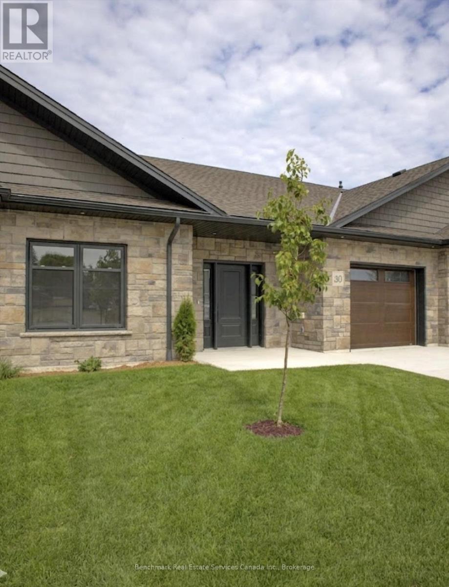 30 - 1182 QUEEN STREET