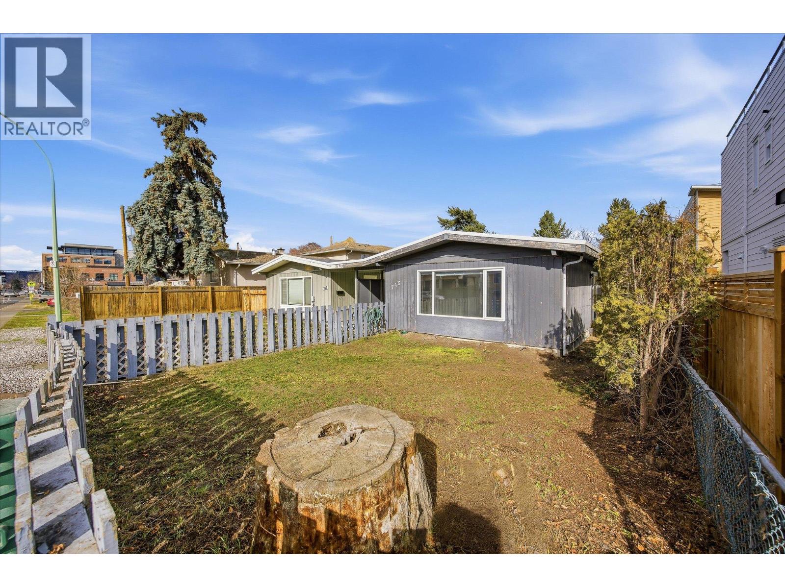  746 Raymer Avenue, Kelowna