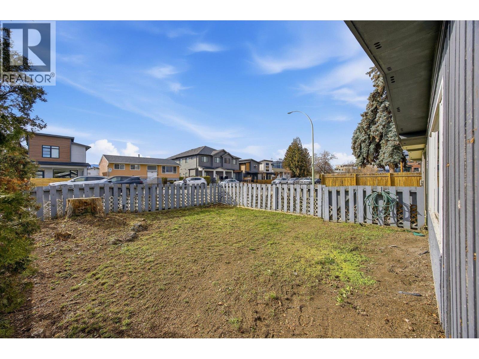  746 Raymer Avenue, Kelowna