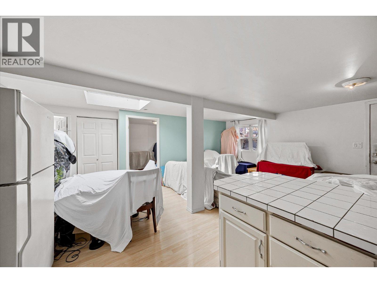  746 Raymer Avenue, Kelowna