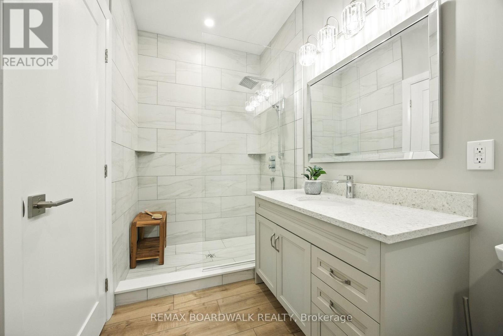 665 DRUMMOND 5B CONCESSION — photo 43