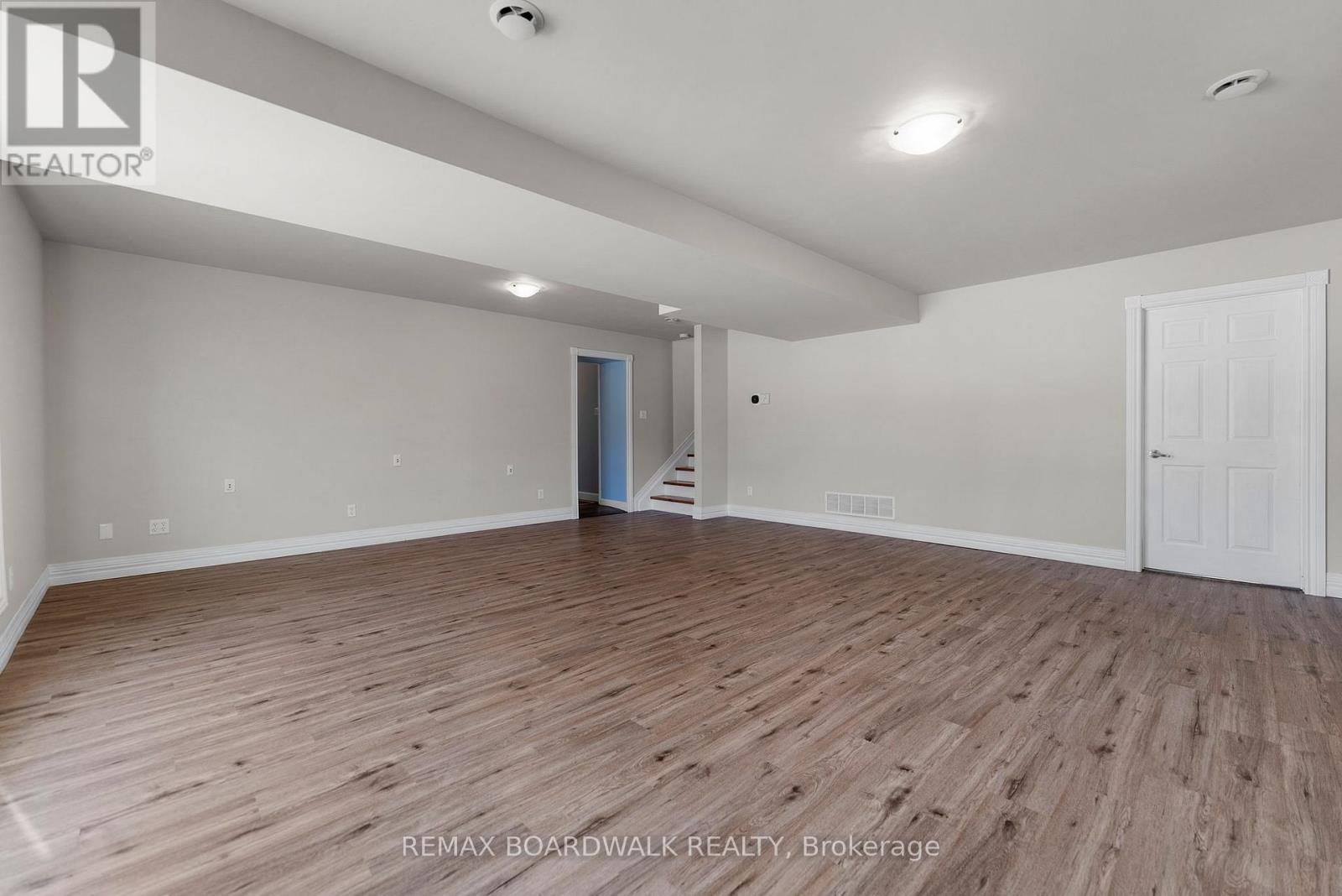 584 FORD ROAD - 25