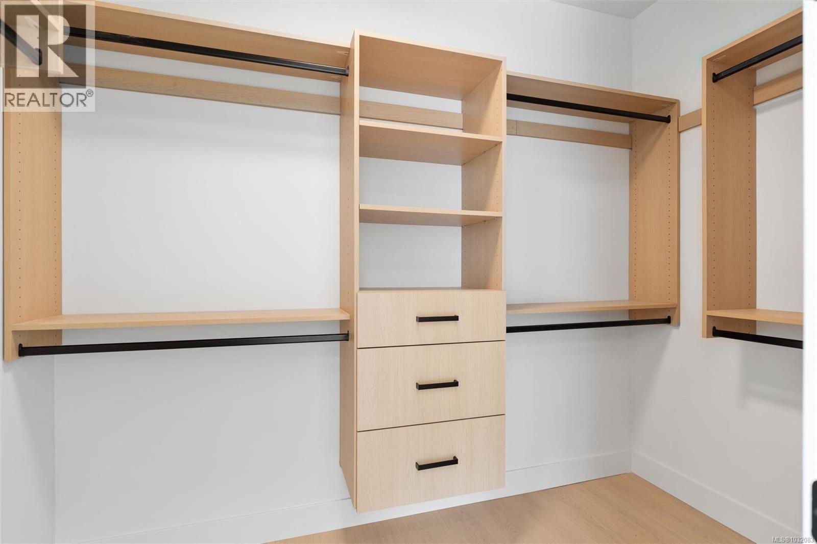 2296 KINGBIRD DR - 28