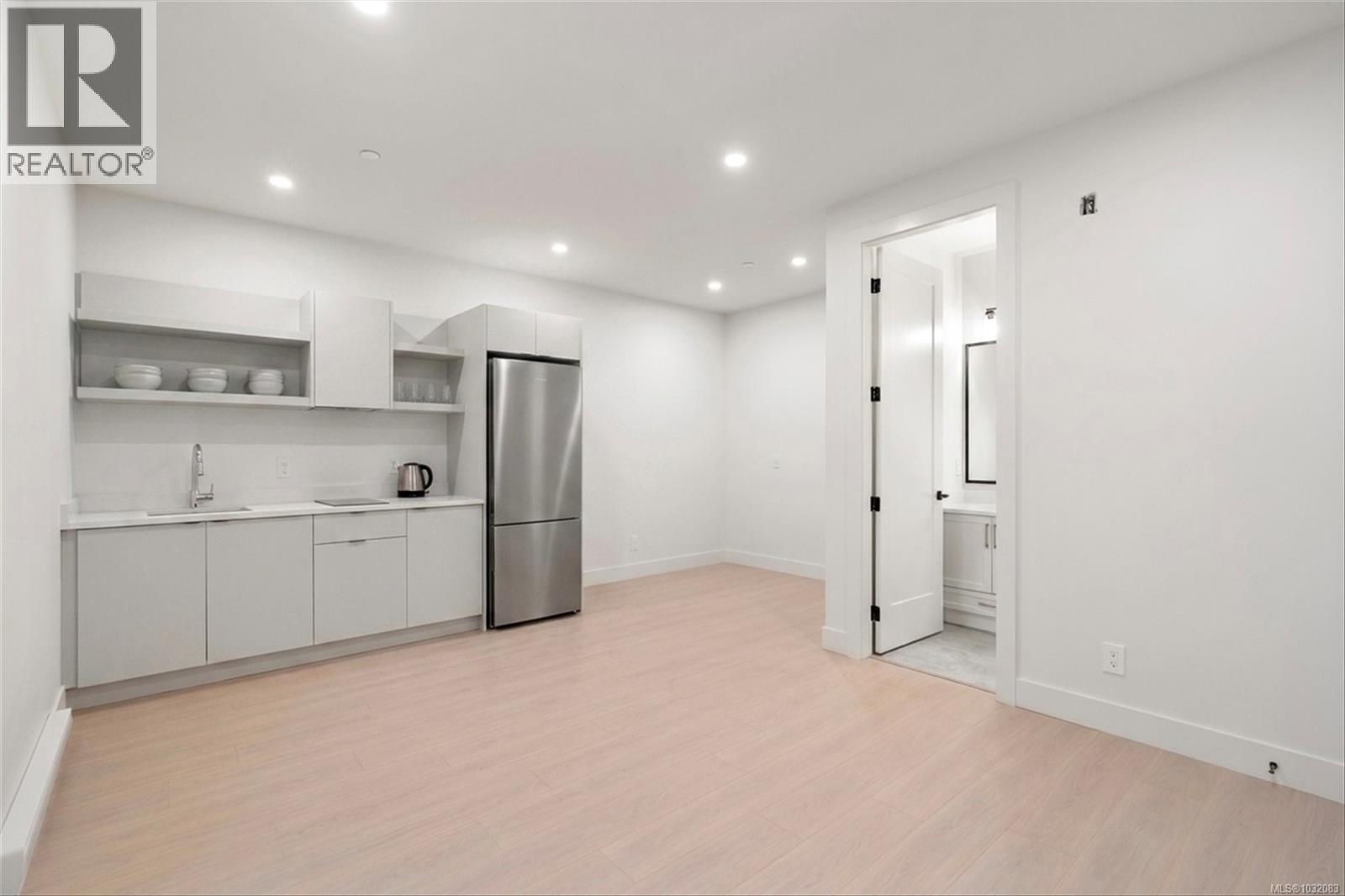 2296 KINGBIRD DR - 37